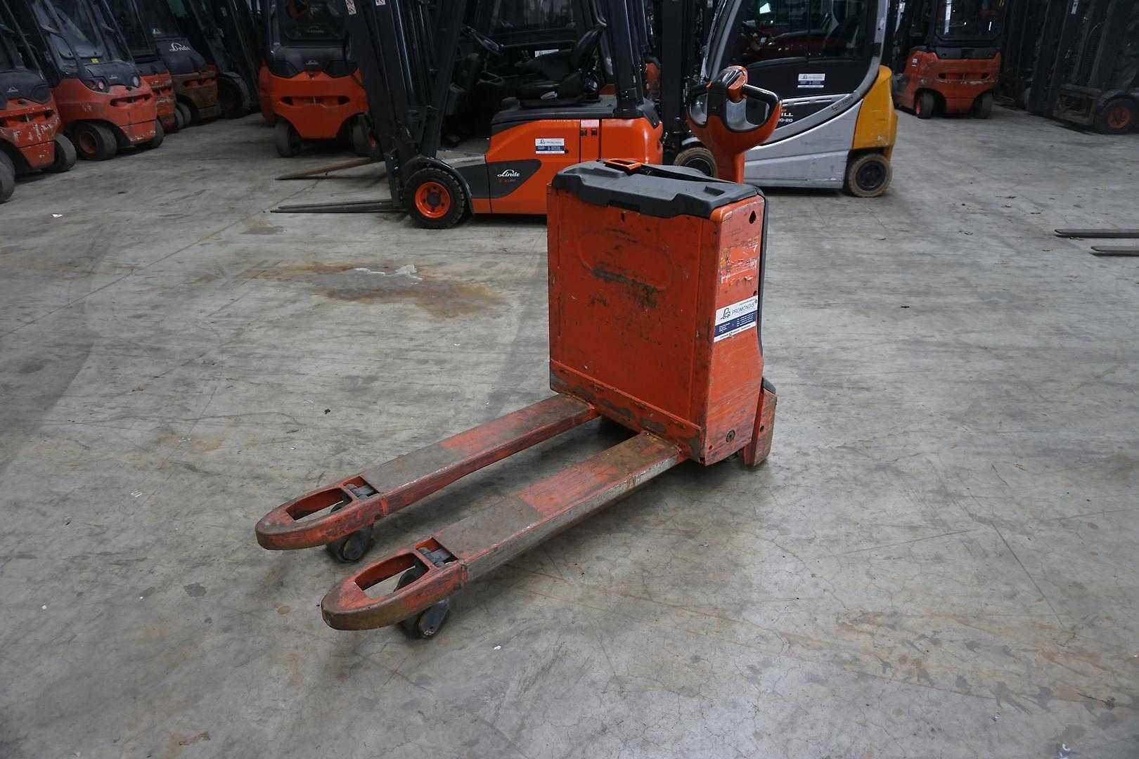 Used Forklift Linde T 16 - 2.648 Stunden Žemo kėlimo krautuvas su grąžulu (Image 1) Used Forklift Linde T 16 - 2.648 Stunden Žemo kėlimo krautuvas su grąžulu (Image 1)