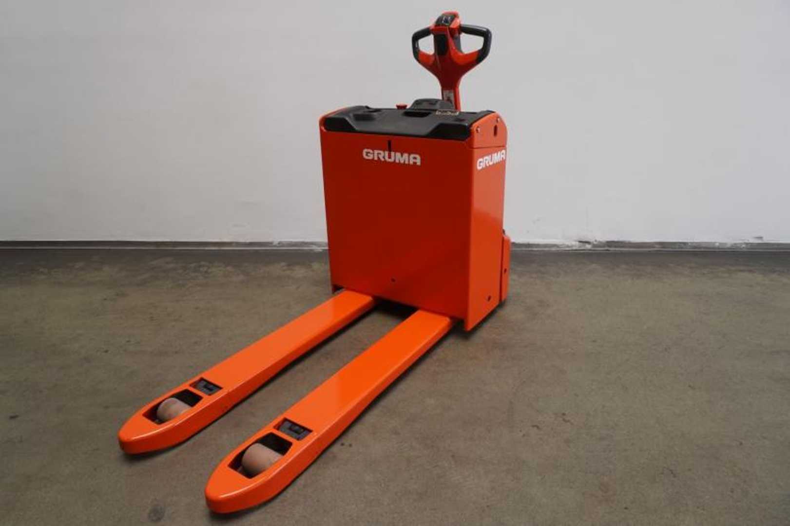 Used Forklift Linde T 16 1155-00 Žemo kėlimo krautuvas su grąžulu (Image 2)