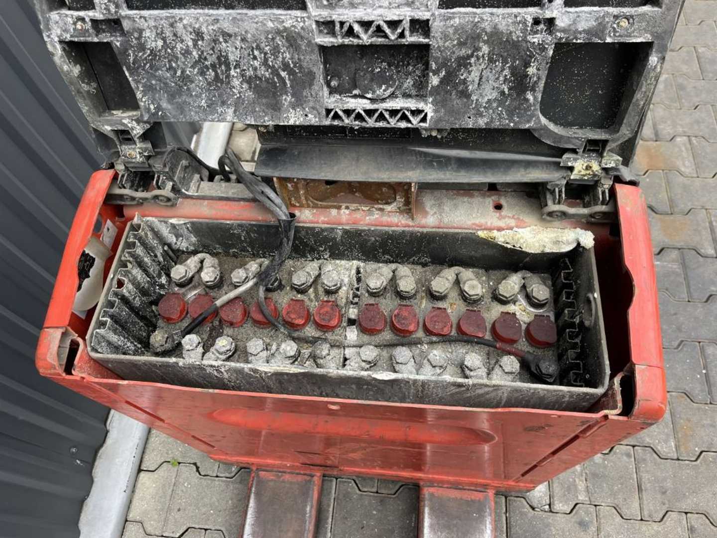 Used Forklift Linde T16 Žemo kėlimo krautuvas su grąžulu (Image 6) Used Forklift Linde T16 Žemo kėlimo krautuvas su grąžulu (Image 6)