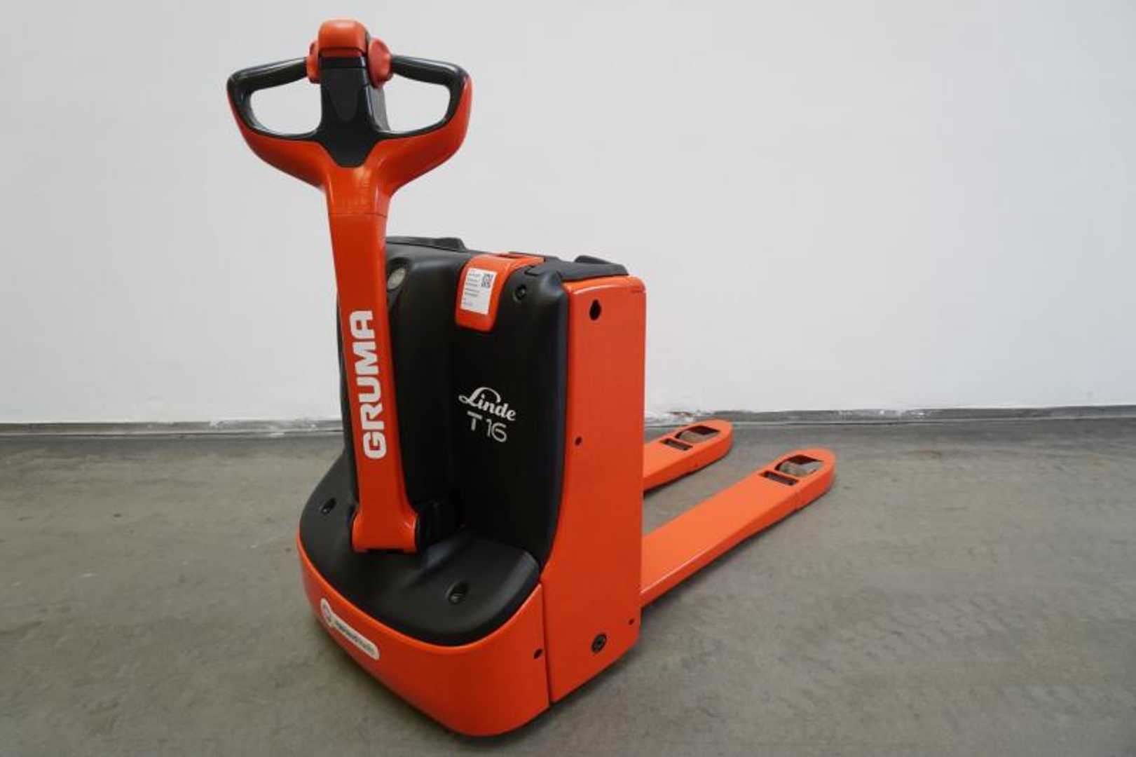 Used Forklift Linde T 16 1152 Žemo kėlimo krautuvas su grąžulu (Image 1)