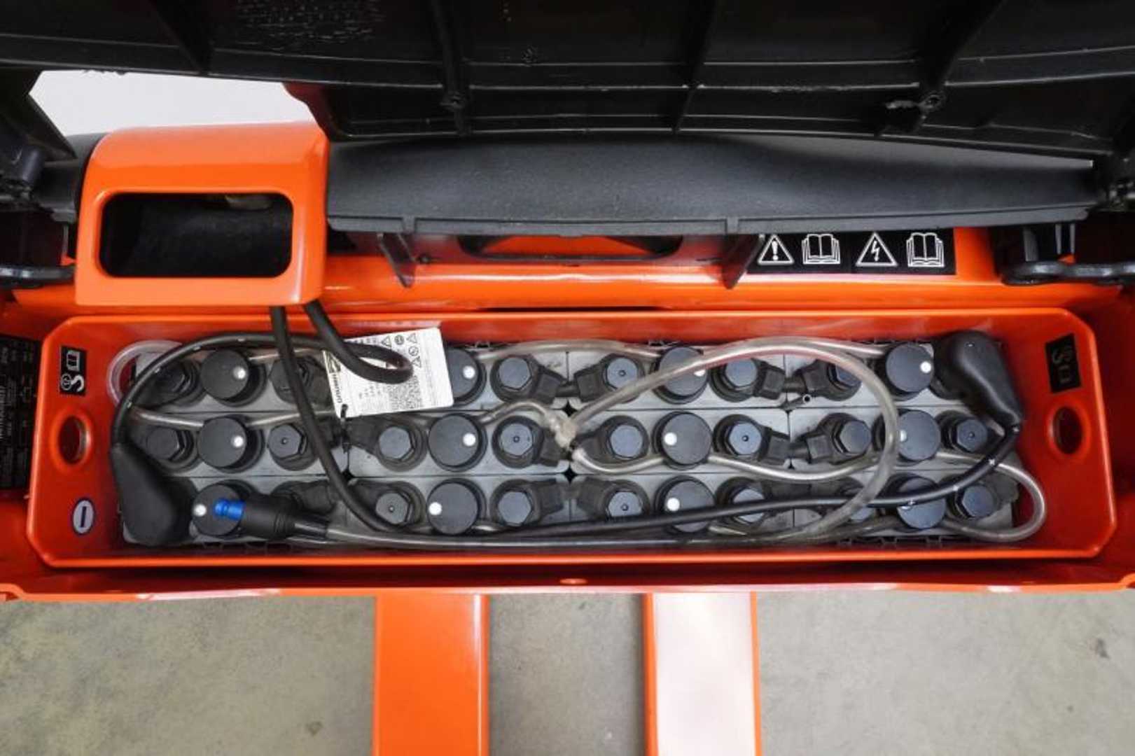 Used Forklift Linde T 16 1152 Žemo kėlimo krautuvas su grąžulu (Image 4)