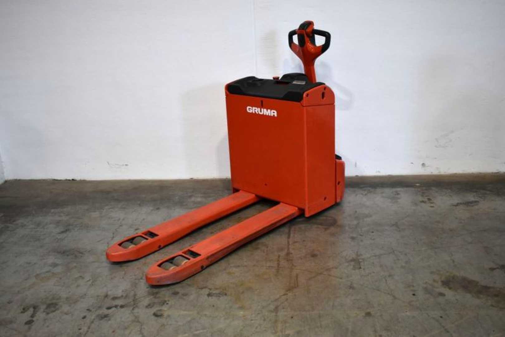 Used Forklift Linde T 20 1155-00 Žemo kėlimo krautuvas su grąžulu (Image 2)