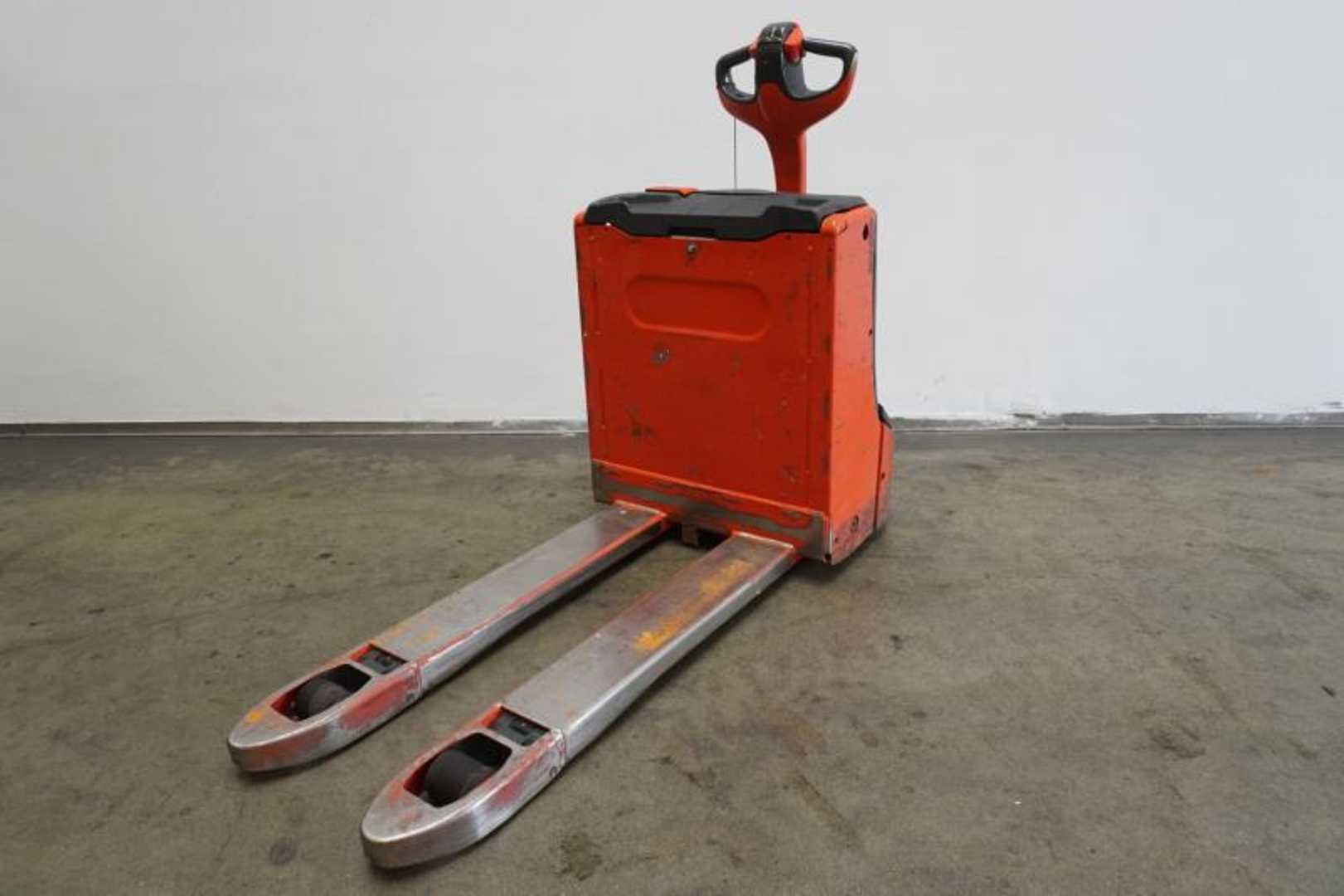 Used Forklift Linde T 16 ION 1152 Žemo kėlimo krautuvas su grąžulu (Image 2)