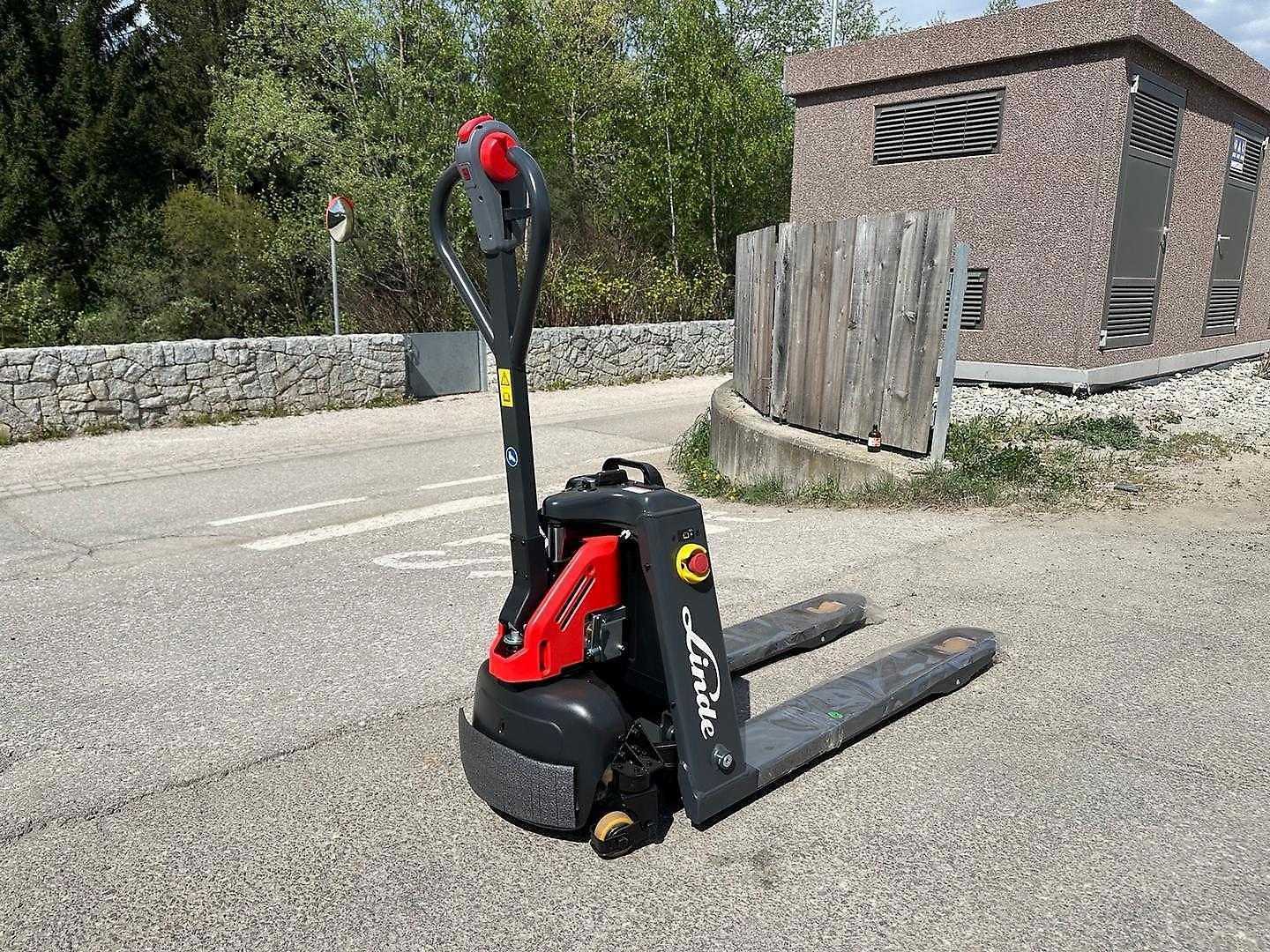 Used Forklift Linde MT15C *NEU+NEW* Žemo kėlimo krautuvas su grąžulu (Image 1) Used Forklift Linde MT15C *NEU+NEW* Žemo kėlimo krautuvas su grąžulu (Image 1)