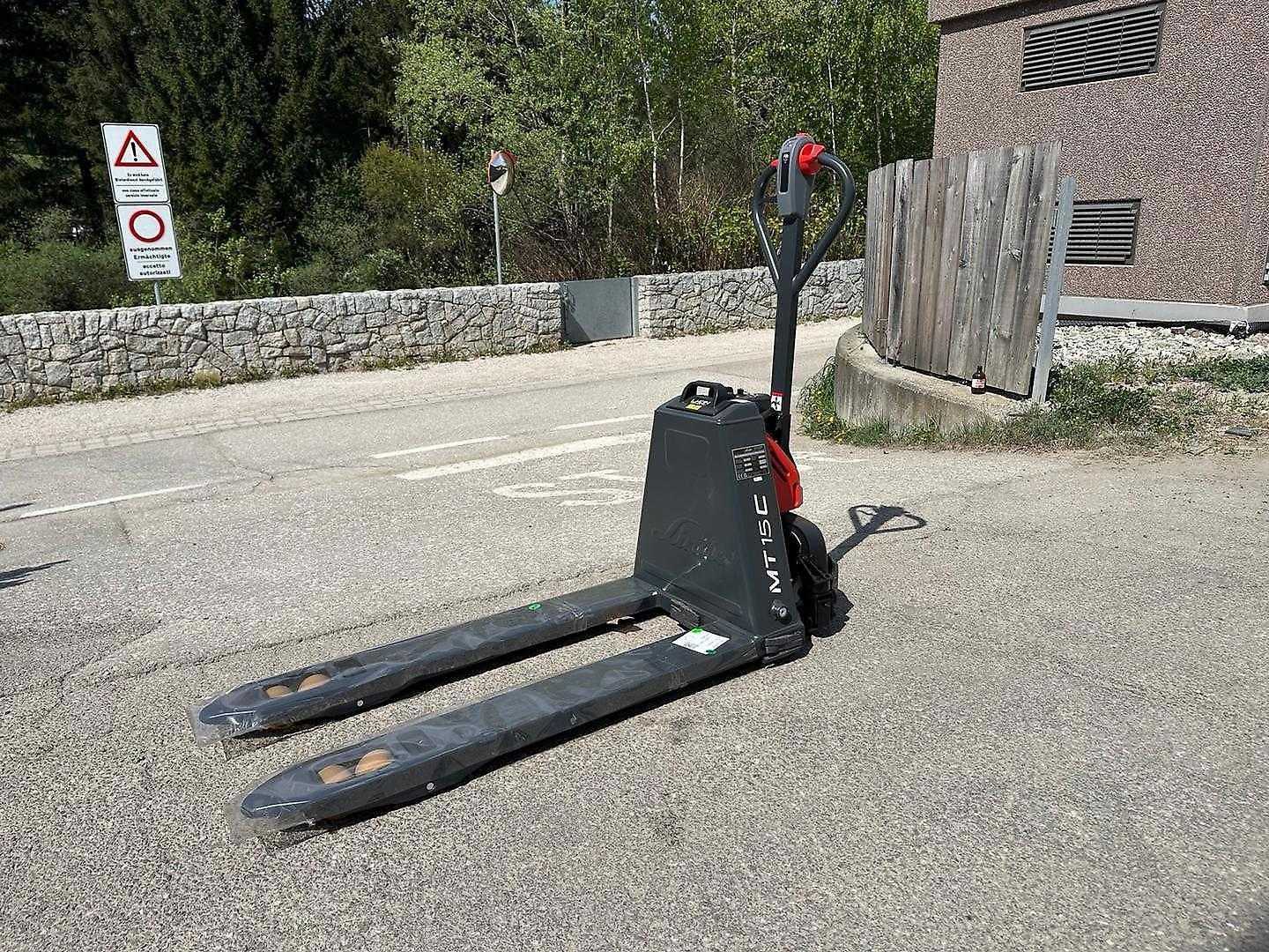 Used Forklift Linde MT15C *NEU+NEW* Žemo kėlimo krautuvas su grąžulu (Image 4) Used Forklift Linde MT15C *NEU+NEW* Žemo kėlimo krautuvas su grąžulu (Image 4)