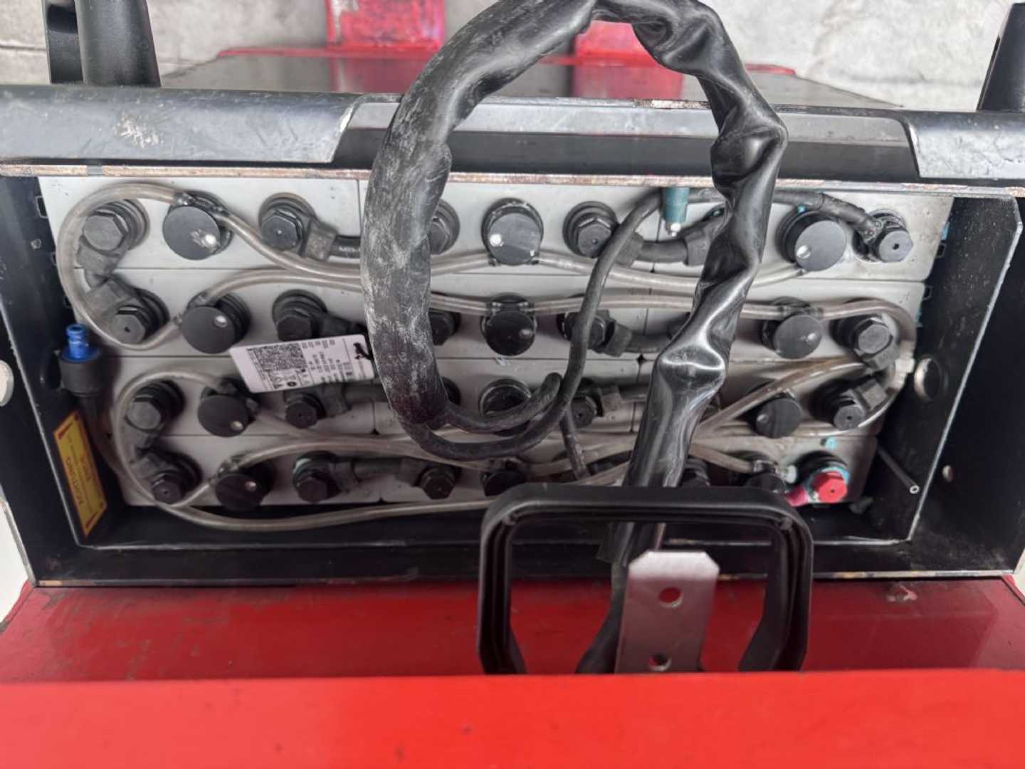 Used Forklift Linde T 20 SF Batterie Bj.21 Gabellänge 1600mm Žemo kėlimo krautuvas su grąžulu (Image 4) Used Forklift Linde T 20 SF Batterie Bj.21 Gabellänge 1600mm Žemo kėlimo krautuvas su grąžulu (Image 4)