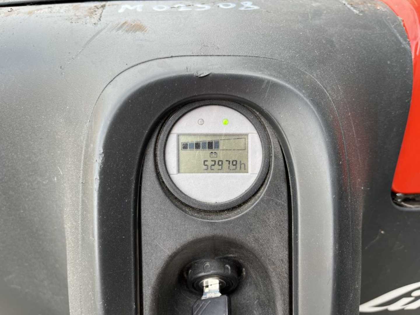 Used Forklift Linde T16 Žemo kėlimo krautuvas su grąžulu (Image 8) Used Forklift Linde T16 Žemo kėlimo krautuvas su grąžulu (Image 8)