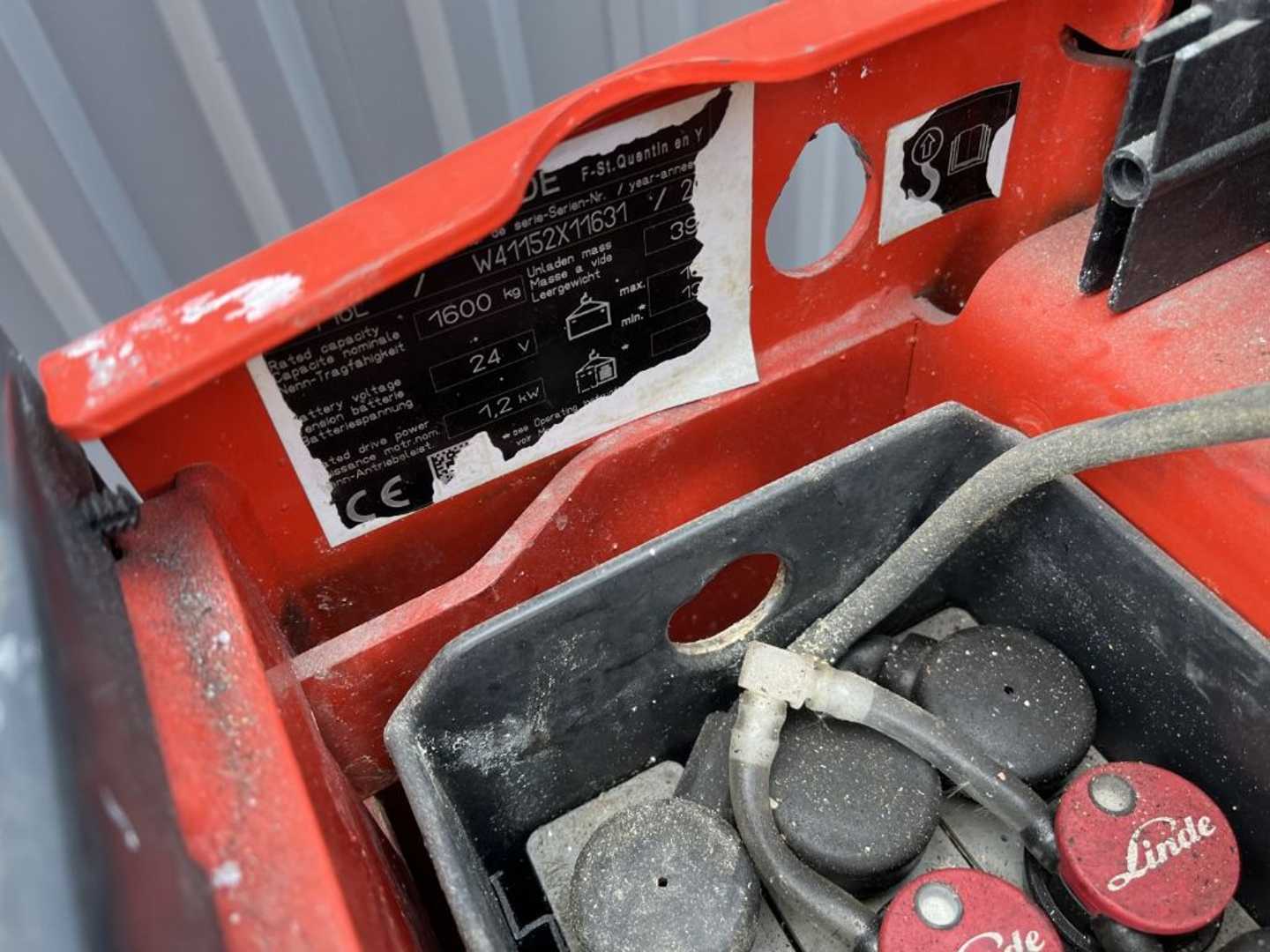 Used Forklift Linde T16L Žemo kėlimo krautuvas su grąžulu (Image 4) Used Forklift Linde T16L Žemo kėlimo krautuvas su grąžulu (Image 4)