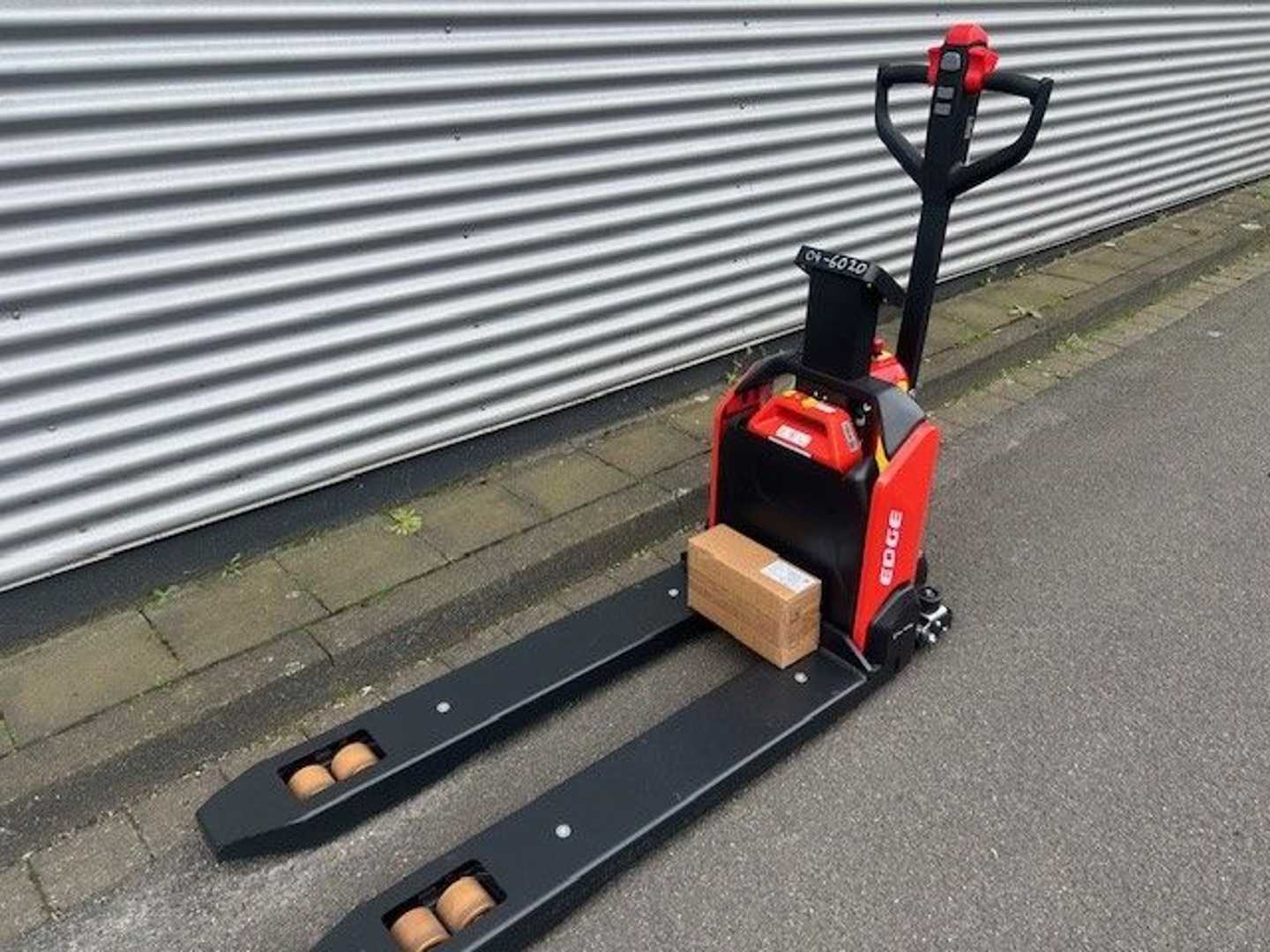 Used Forklift Noble PT E15N mit Waage Žemo kėlimo krautuvas su grąžulu (Image 2) Used Forklift Noble PT E15N mit Waage Žemo kėlimo krautuvas su grąžulu (Image 2)