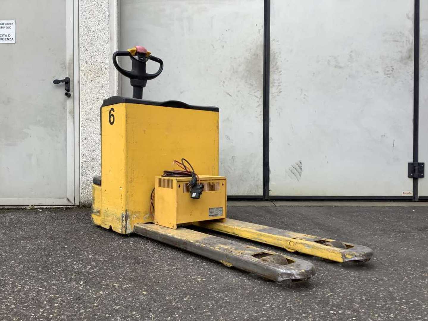 Used Forklift OM TL 18 AC Žemo kėlimo krautuvas su grąžulu (Image 2) Used Forklift OM TL 18 AC Žemo kėlimo krautuvas su grąžulu (Image 2)