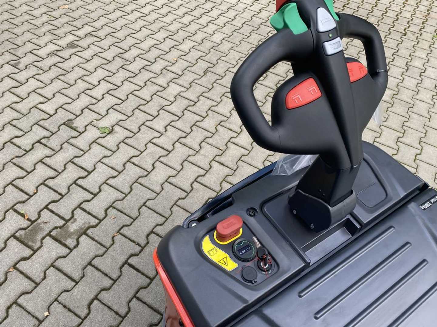 Used Forklift Other PT 20N Žemo kėlimo krautuvas su grąžulu (Image 5)