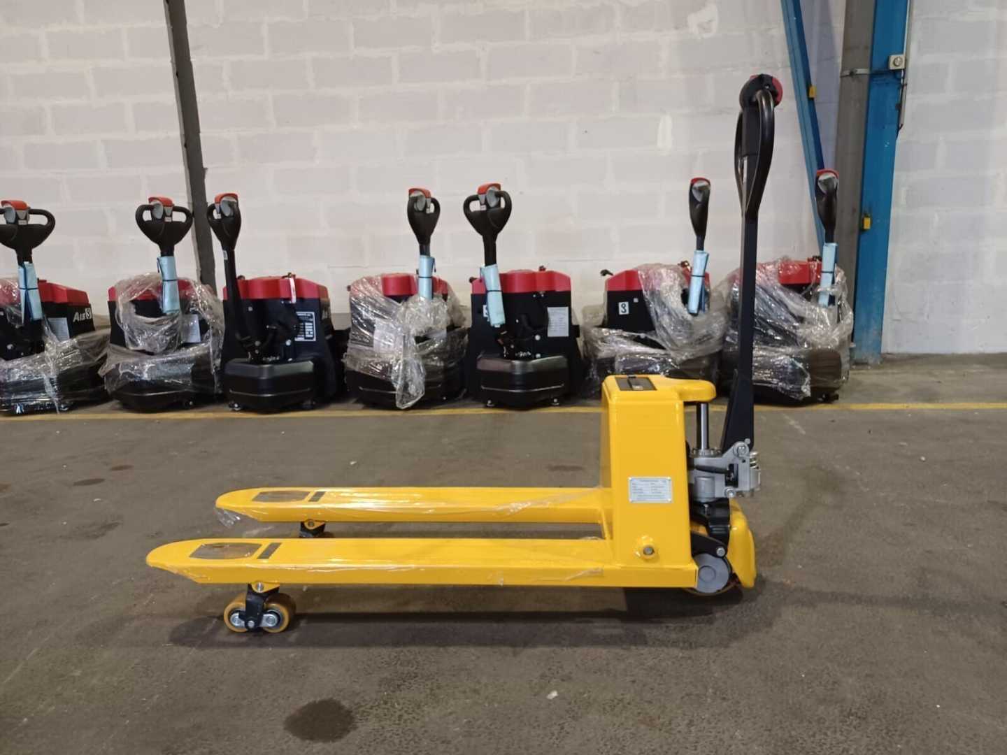 Used Forklift Other P15SE Žemo kėlimo krautuvas su grąžulu (Image 9)