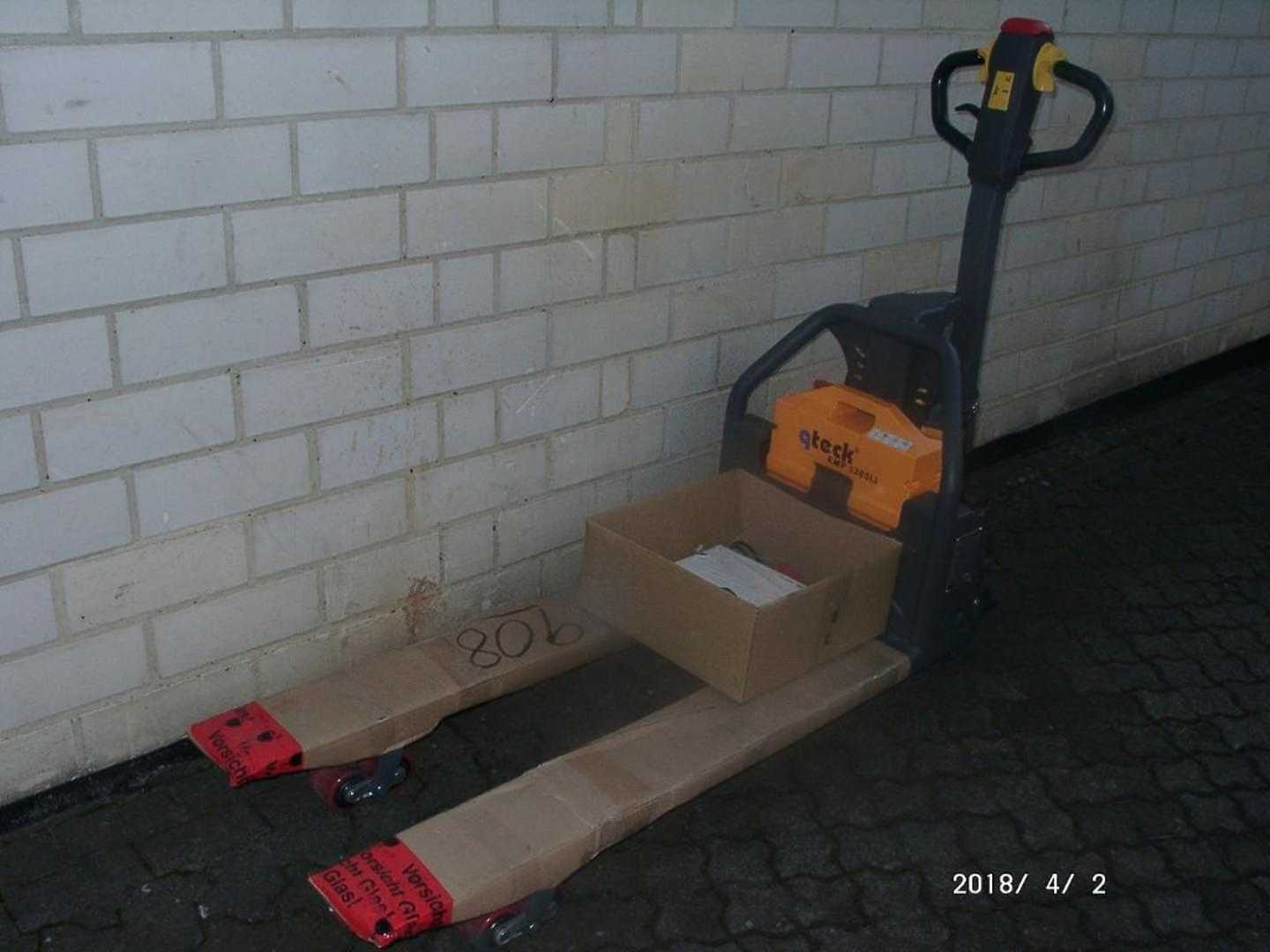 Used Forklift Q-Lift EMP1200Li Žemo kėlimo krautuvas su grąžulu (Image 5) Used Forklift Q-Lift EMP1200Li Žemo kėlimo krautuvas su grąžulu (Image 5)