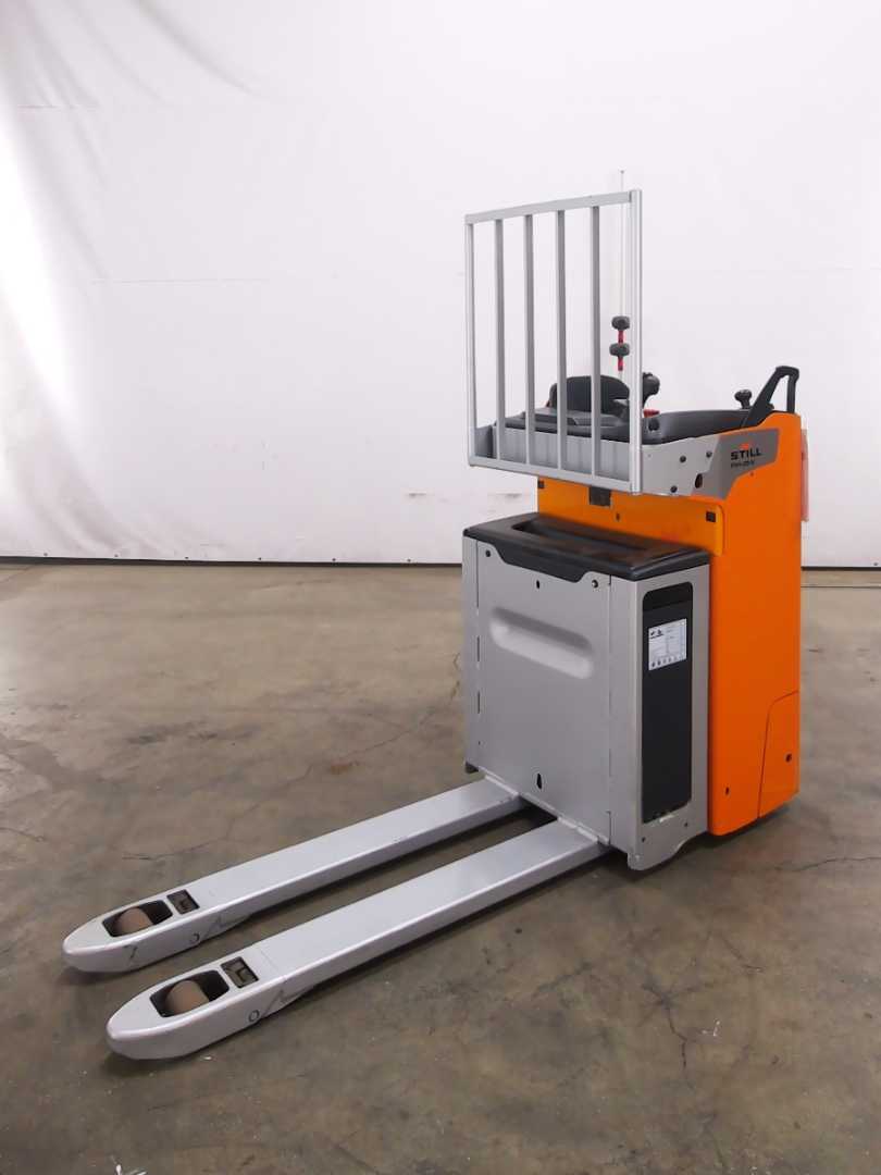 Used Forklift STILL FXH20N/1400MM Žemo kėlimo krautuvas su grąžulu (Image 1) Used Forklift STILL FXH20N/1400MM Žemo kėlimo krautuvas su grąžulu (Image 1)