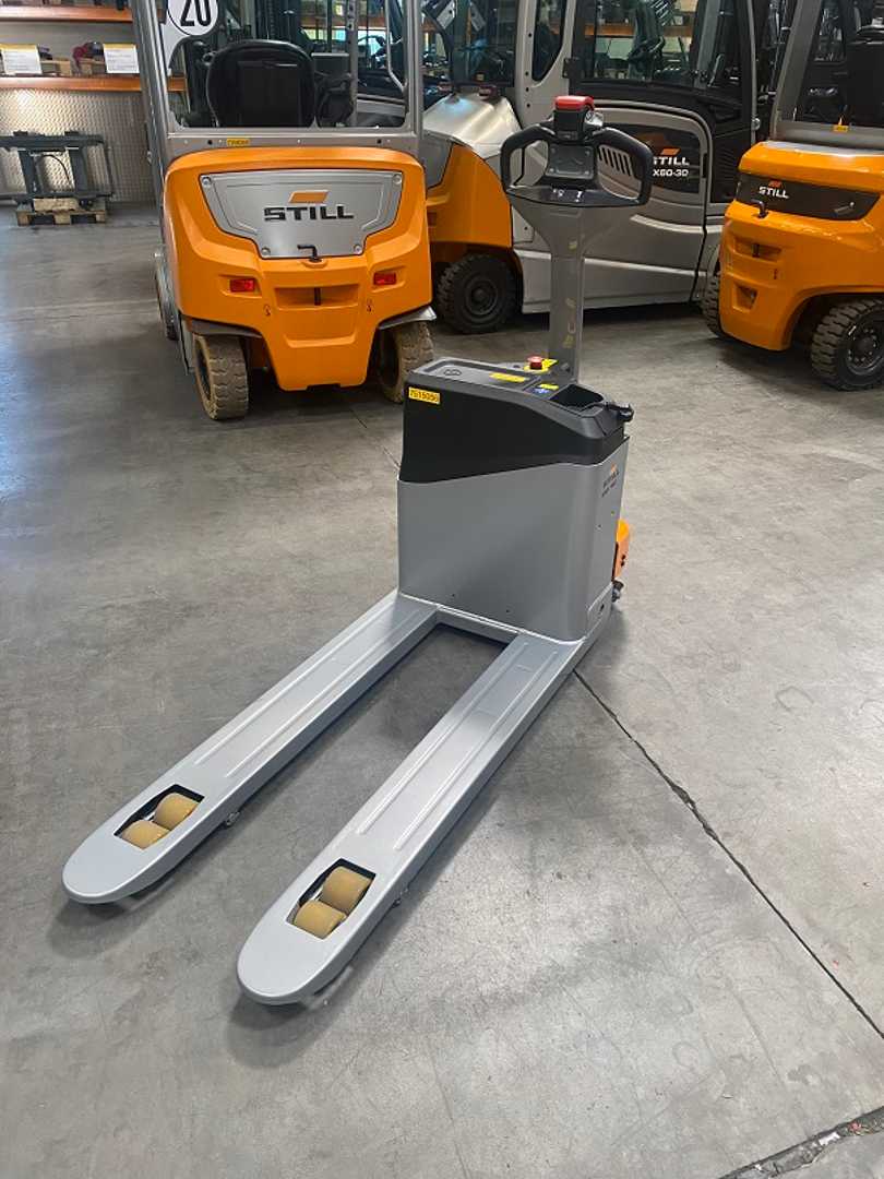 Used Forklift STILL EXH14C Žemo kėlimo krautuvas su grąžulu (Image 3) Used Forklift STILL EXH14C Žemo kėlimo krautuvas su grąžulu (Image 3)