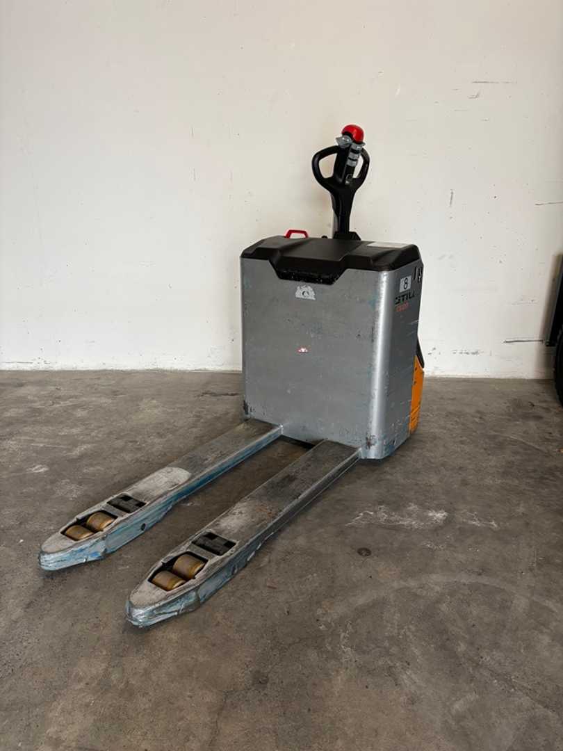 Used Forklift STILL ECU20_NEUE.BATT Žemo kėlimo krautuvas su grąžulu (Image 3) Used Forklift STILL ECU20_NEUE.BATT Žemo kėlimo krautuvas su grąžulu (Image 3)