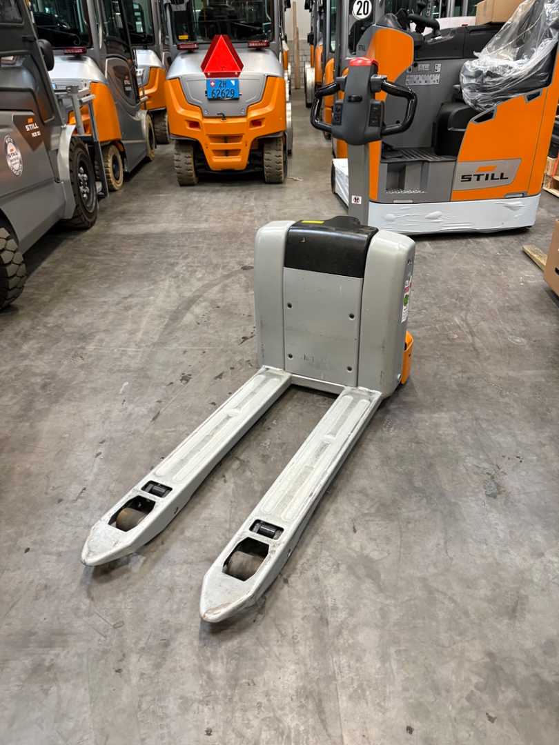 Used Forklift STILL ECH15 Žemo kėlimo krautuvas su grąžulu (Image 3) Used Forklift STILL ECH15 Žemo kėlimo krautuvas su grąžulu (Image 3)