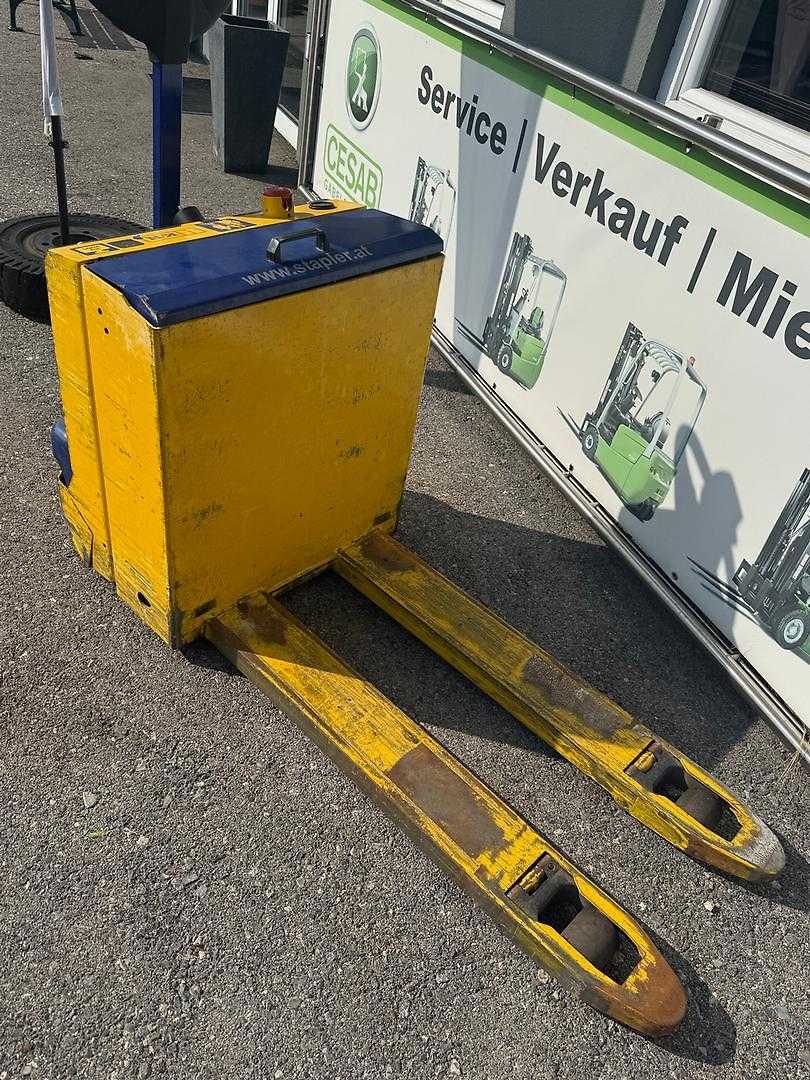Used Forklift Stöcklin EDP20 Žemo kėlimo krautuvas su grąžulu (Image 3)