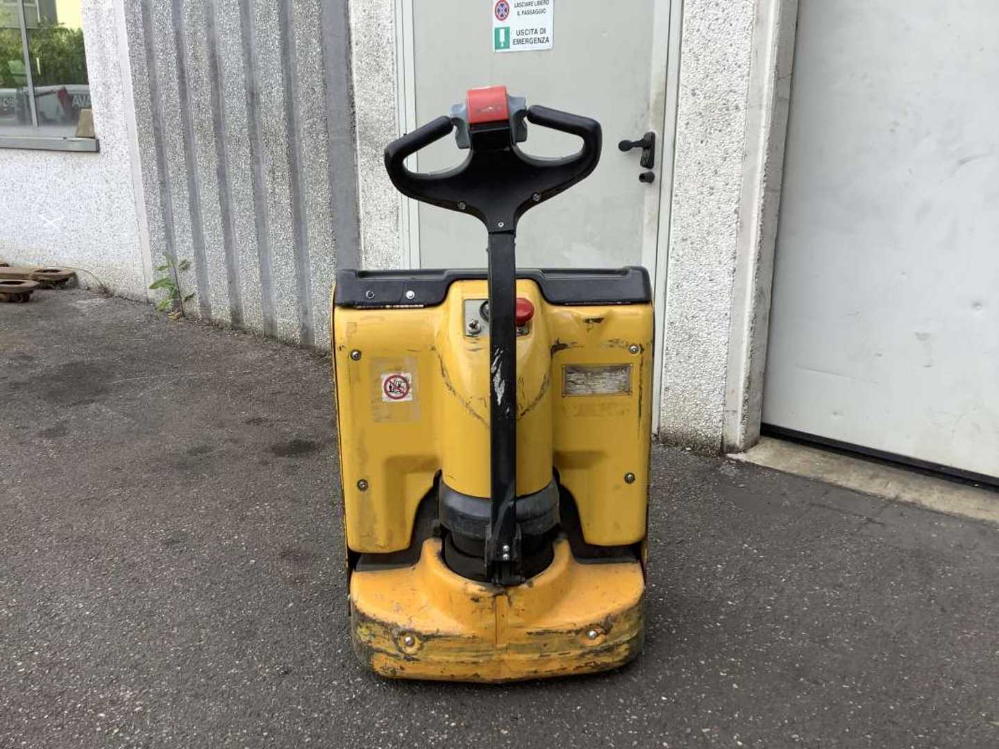 Used Forklift Yale MP20AC Žemo kėlimo krautuvas su grąžulu (Image 4) Used Forklift Yale MP20AC Žemo kėlimo krautuvas su grąžulu (Image 4)