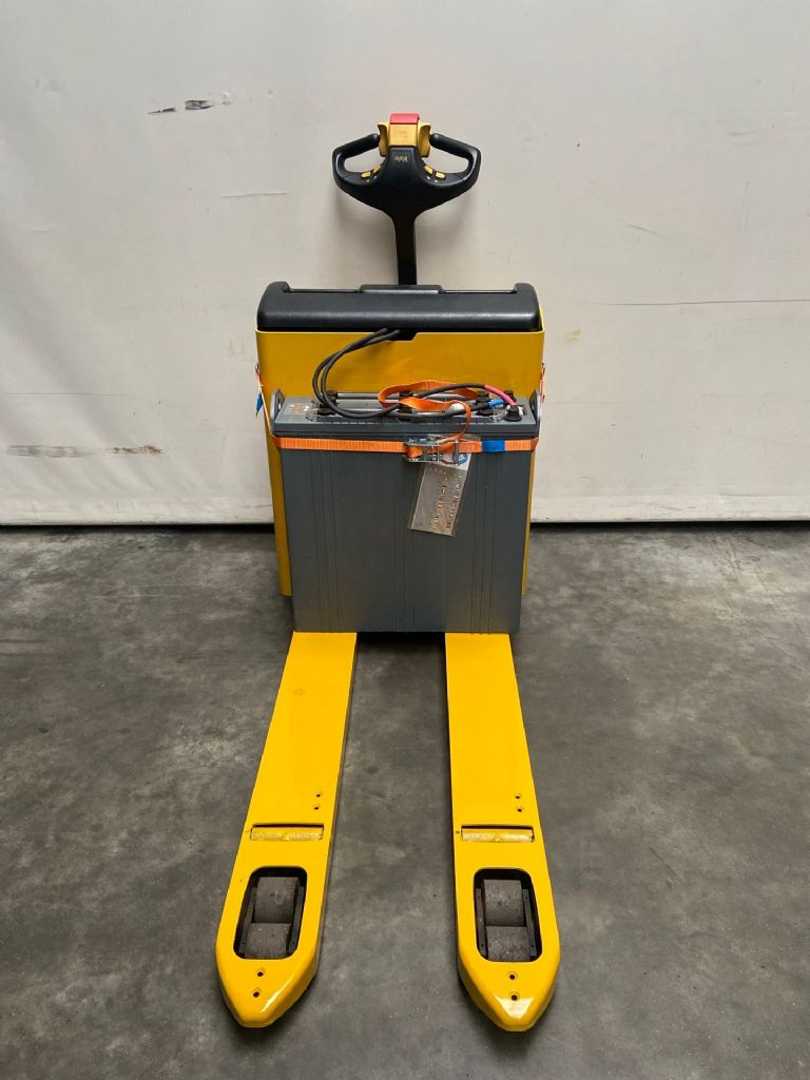 Used Forklift Yale MP18 Žemo kėlimo krautuvas su grąžulu (Image 3) Used Forklift Yale MP18 Žemo kėlimo krautuvas su grąžulu (Image 3)