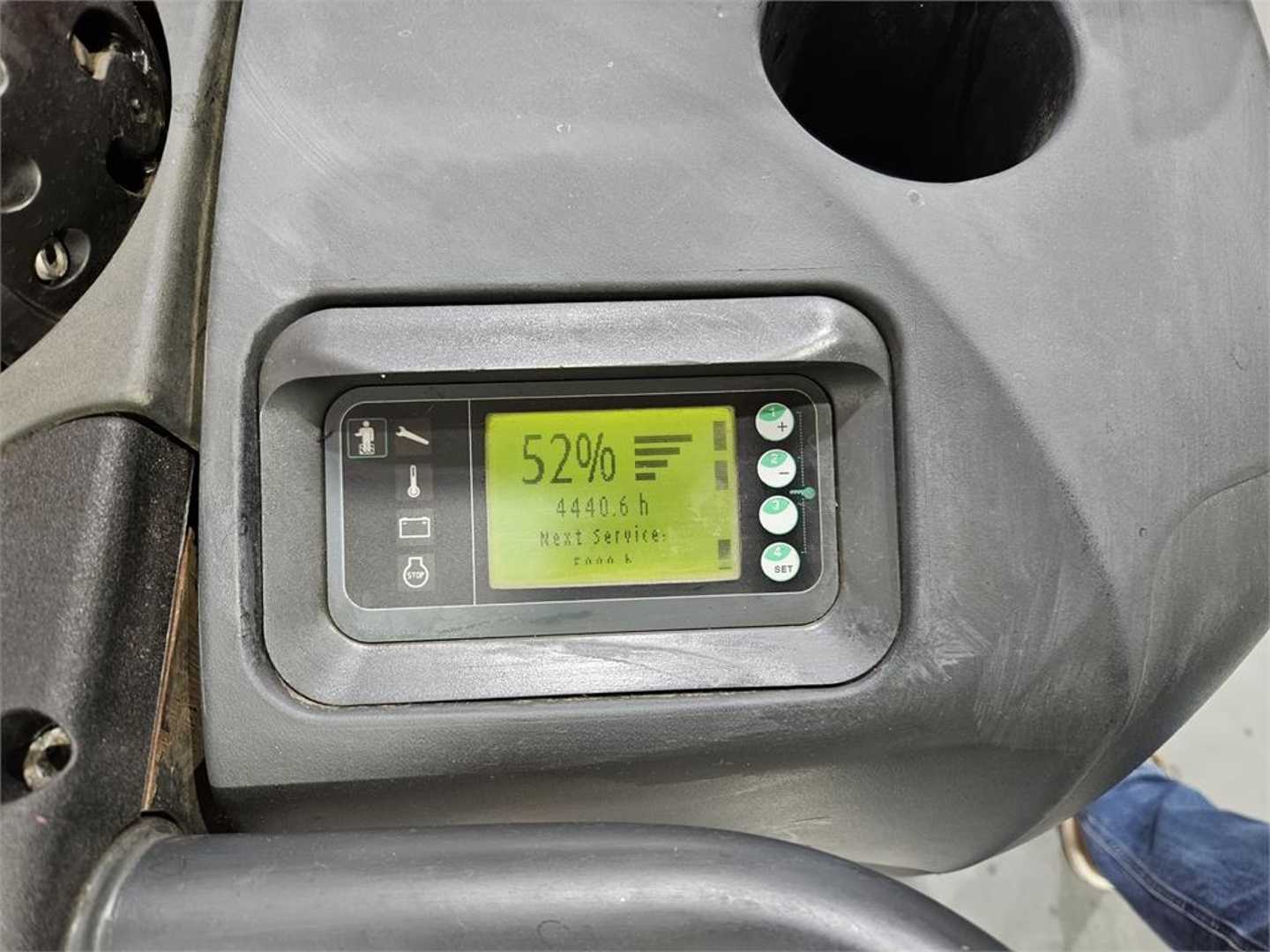 Used Forklift Linde T20AP Žemo kėlimo krautuvas su grąžulu (Image 4) Used Forklift Linde T20AP Žemo kėlimo krautuvas su grąžulu (Image 4)