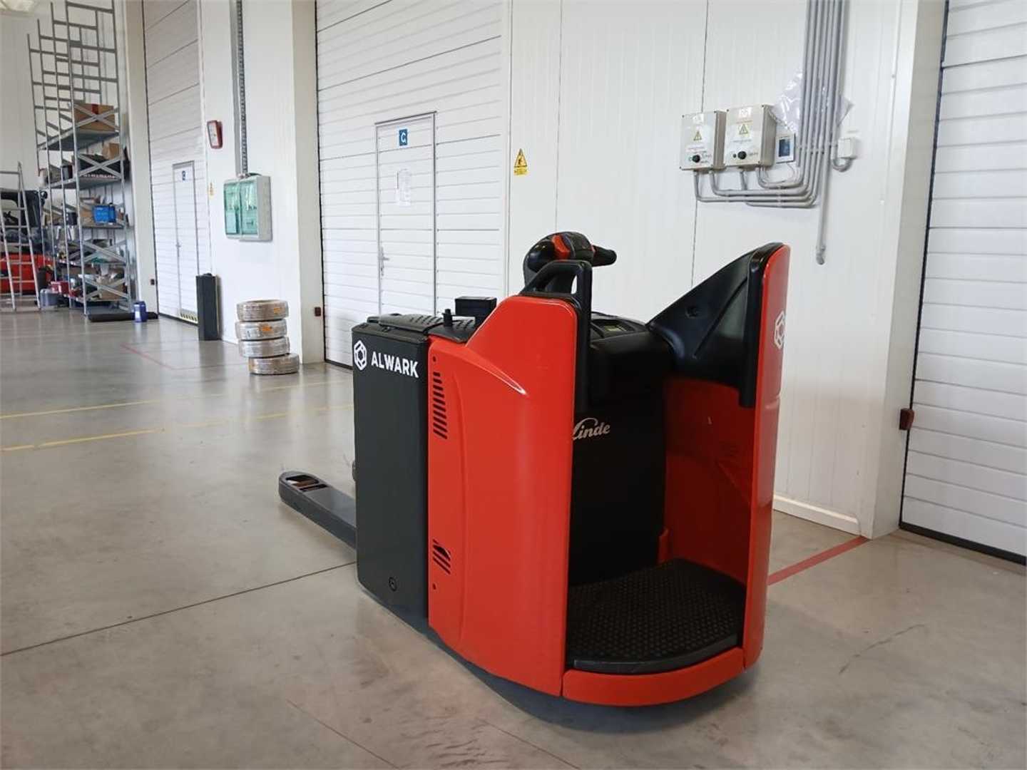 Used Forklift Linde T20SP Žemo kėlimo krautuvas su grąžulu (Image 4)