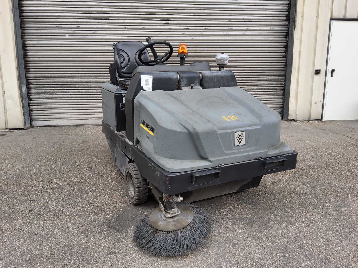 Used Forklift Other KM130/300RLPG Žemo kėlimo krautuvas su grąžulu (Image 8) Used Forklift Other KM130/300RLPG Žemo kėlimo krautuvas su grąžulu (Image 8)