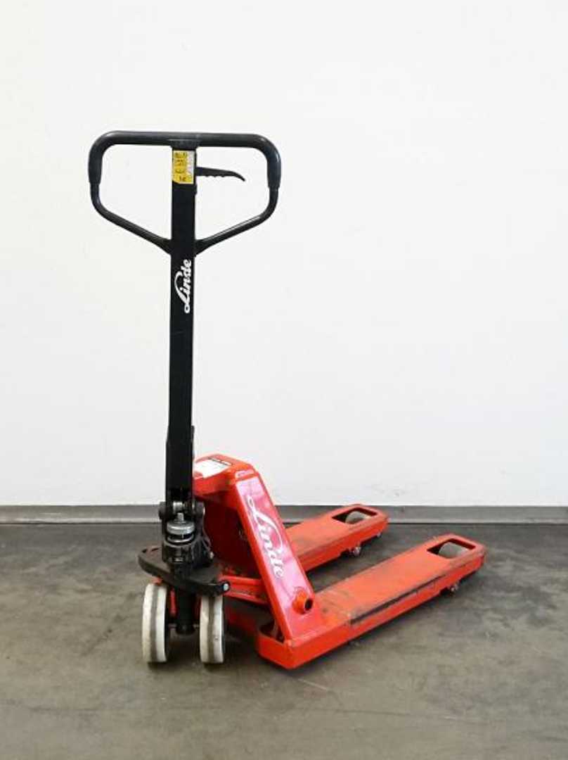 Used Forklift Linde HPT M 15 Žemo kėlimo krautuvas su grąžulu (Image 1) Used Forklift Linde HPT M 15 Žemo kėlimo krautuvas su grąžulu (Image 1)