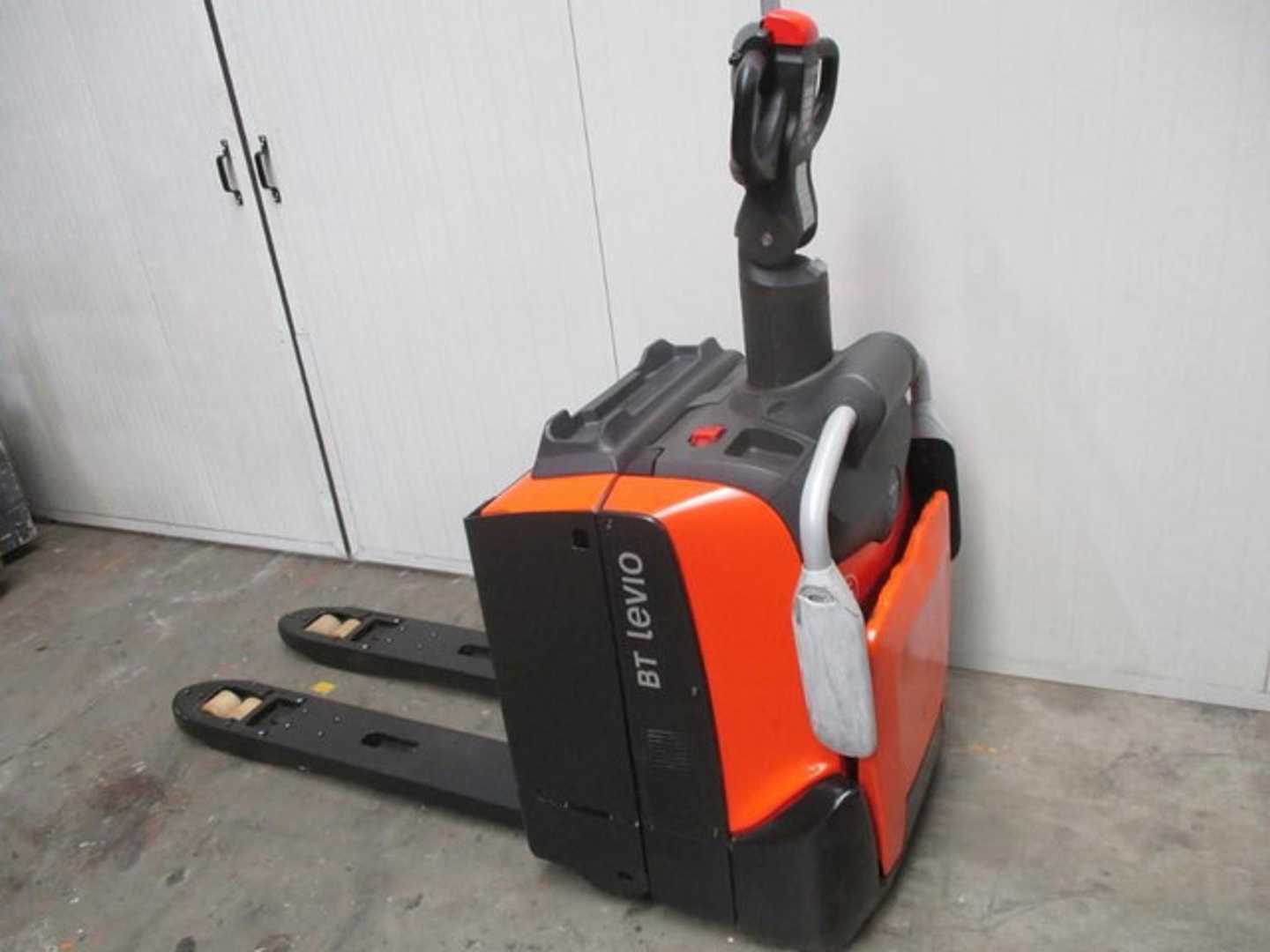Used Forklift BT LPE200 Žemo kėlimo krautuvas su vairuotojo stovu (ar keleivio platforma) (Image 3) Used Forklift BT LPE200 Žemo kėlimo krautuvas su vairuotojo stovu (ar keleivio platforma) (Image 3)