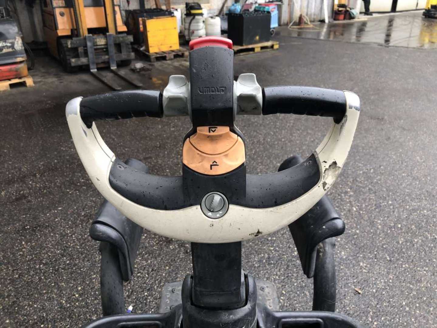 Used Forklift Crown WP 2330S 2.0 Žemo kėlimo krautuvas su vairuotojo stovu (ar keleivio platforma) (Image 5) Used Forklift Crown WP 2330S 2.0 Žemo kėlimo krautuvas su vairuotojo stovu (ar keleivio platforma) (Image 5)