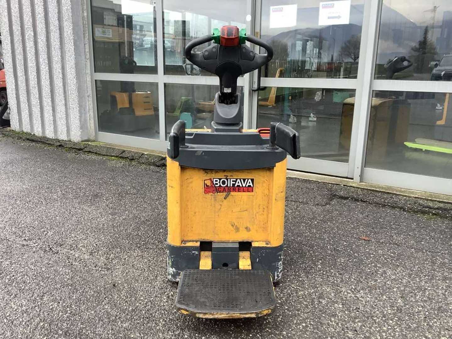 Used Forklift Jungheinrich ERE 120 Žemo kėlimo krautuvas su vairuotojo stovu (ar keleivio platforma) (Image 3) Used Forklift Jungheinrich ERE 120 Žemo kėlimo krautuvas su vairuotojo stovu (ar keleivio platforma) (Image 3)