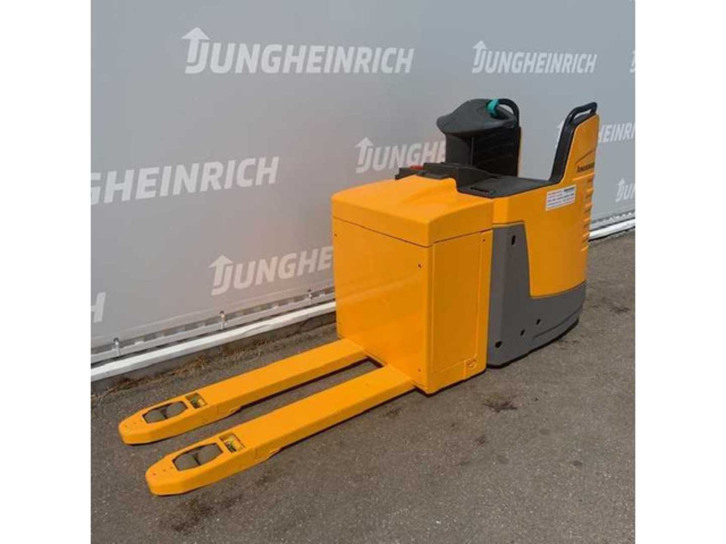 Used Forklift Jungheinrich ERE 225 Comfort Žemo kėlimo krautuvas su vairuotojo stovu (ar keleivio platforma) (Image 3)