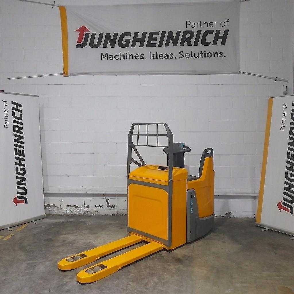Used Forklift Jungheinrich ERE 225 Žemo kėlimo krautuvas su vairuotojo stovu (ar keleivio platforma) (Image 1) Used Forklift Jungheinrich ERE 225 Žemo kėlimo krautuvas su vairuotojo stovu (ar keleivio platforma) (Image 1)