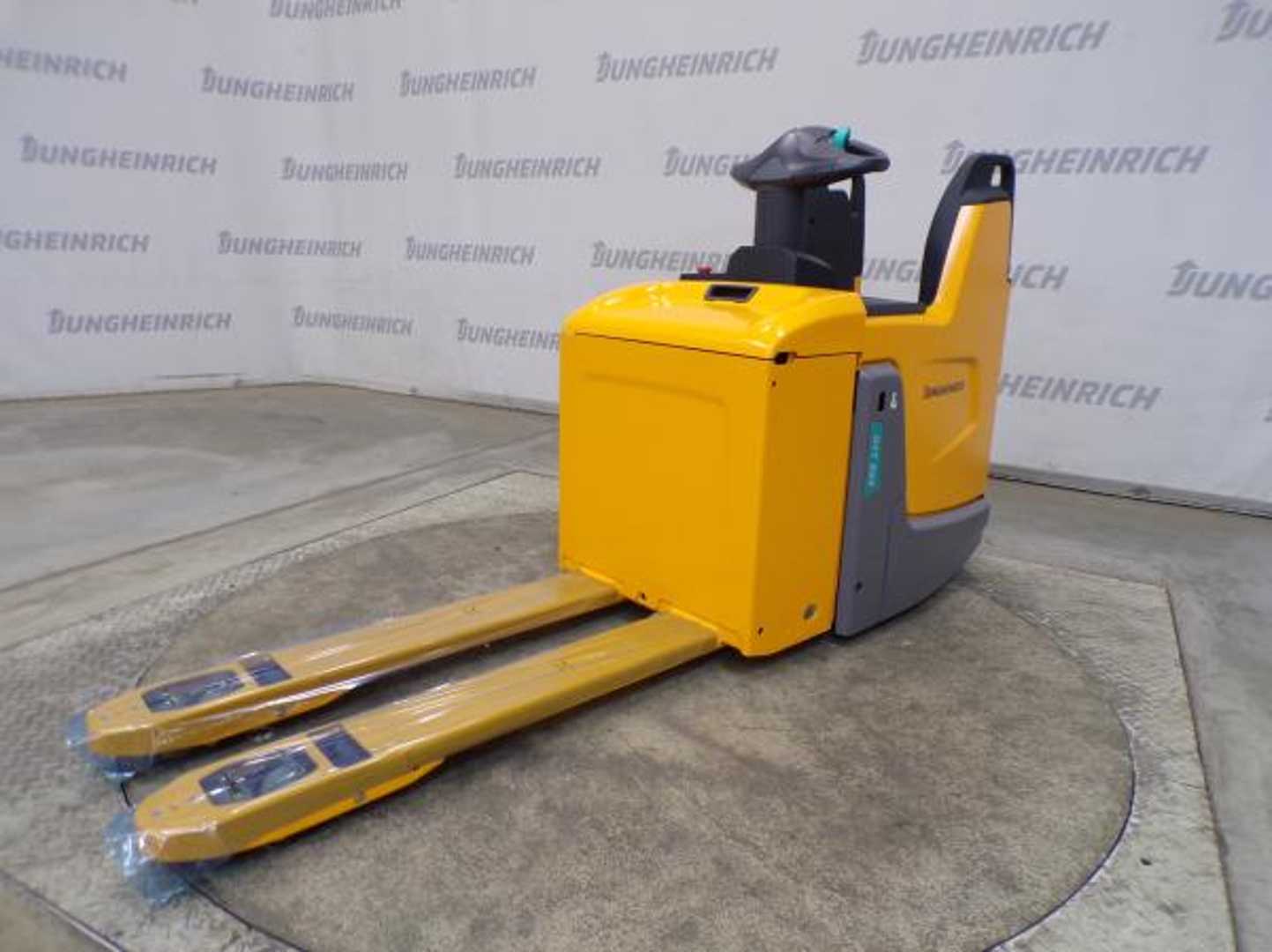 Used Forklift Jungheinrich ERE 120 FP 120-54 Žemo kėlimo krautuvas su vairuotojo stovu (ar keleivio platforma) (Image 2) Used Forklift Jungheinrich ERE 120 FP 120-54 Žemo kėlimo krautuvas su vairuotojo stovu (ar keleivio platforma) (Image 2)
