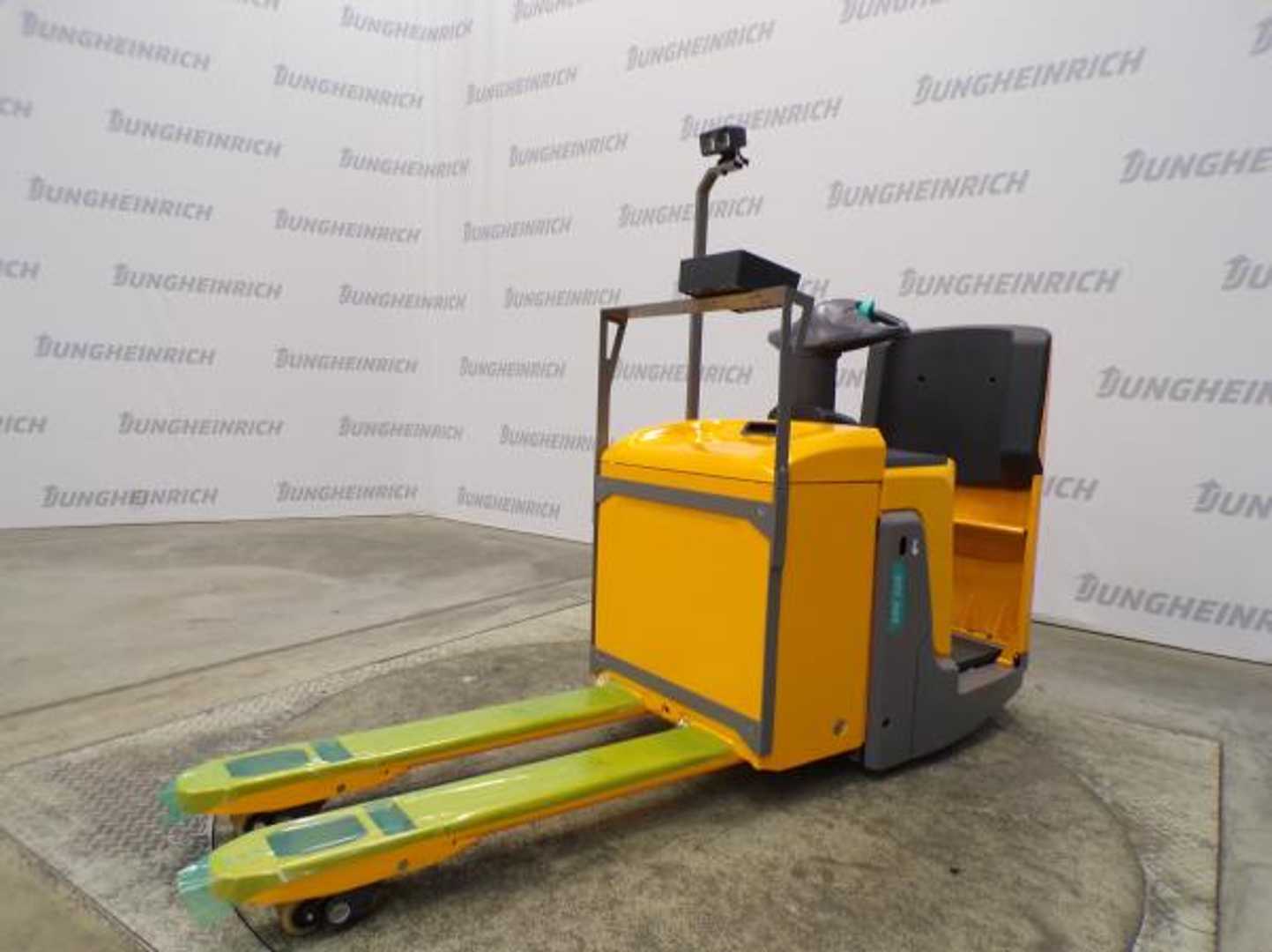 Used Forklift Jungheinrich ERE 225 FP 115-55 Žemo kėlimo krautuvas su vairuotojo stovu (ar keleivio platforma) (Image 2) Used Forklift Jungheinrich ERE 225 FP 115-55 Žemo kėlimo krautuvas su vairuotojo stovu (ar keleivio platforma) (Image 2)