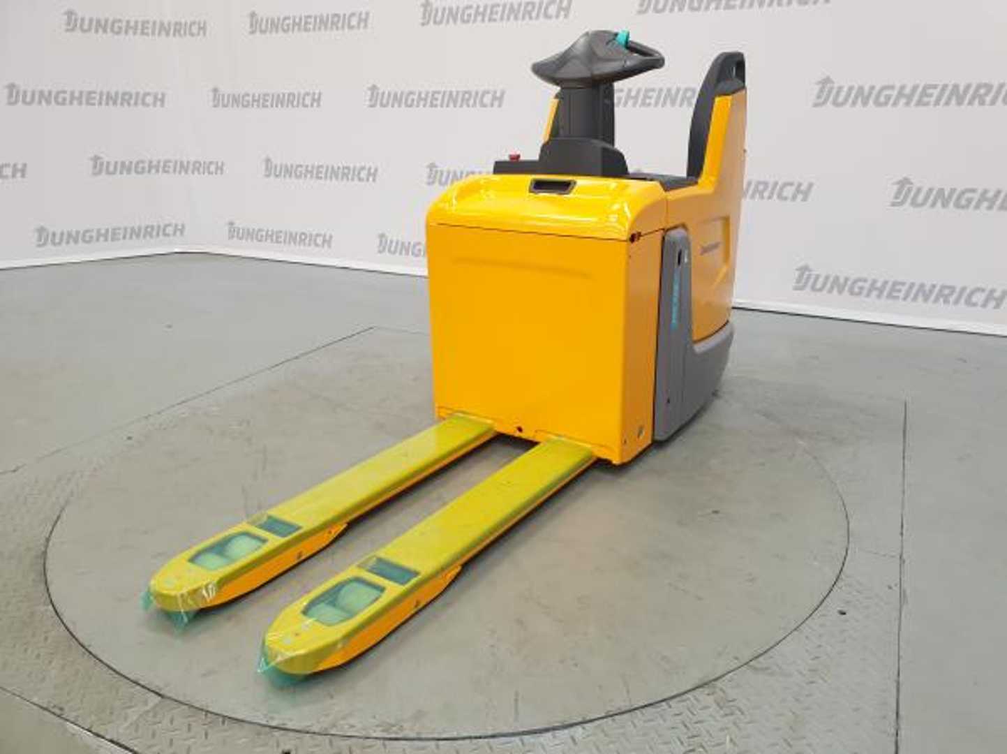 Used Forklift Jungheinrich ERE 120 FP 115-55 Žemo kėlimo krautuvas su vairuotojo stovu (ar keleivio platforma) (Image 2) Used Forklift Jungheinrich ERE 120 FP 115-55 Žemo kėlimo krautuvas su vairuotojo stovu (ar keleivio platforma) (Image 2)