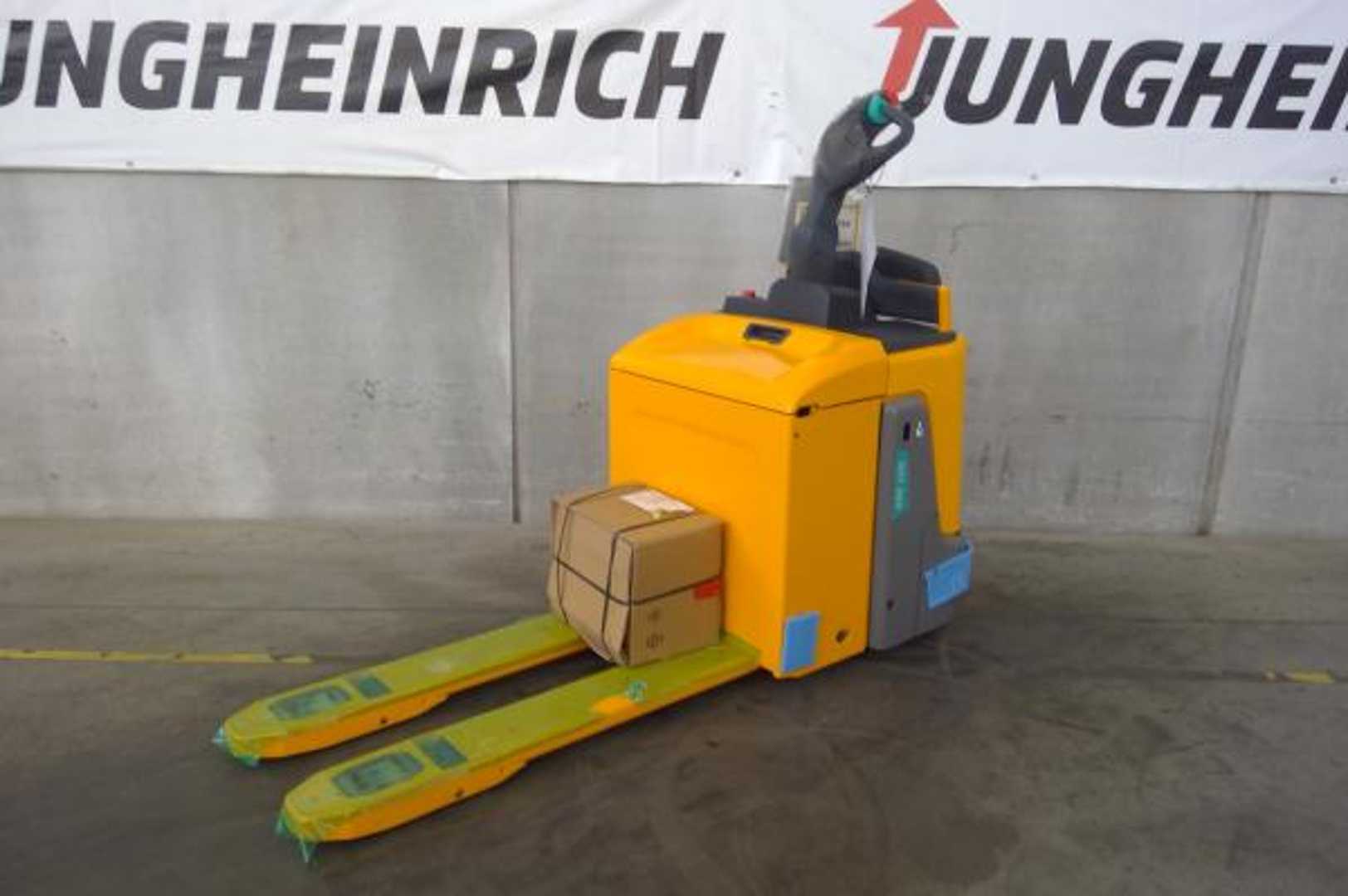 Used Forklift Jungheinrich ERE 120 19 115 54 Žemo kėlimo krautuvas su vairuotojo stovu (ar keleivio platforma) (Image 2)
