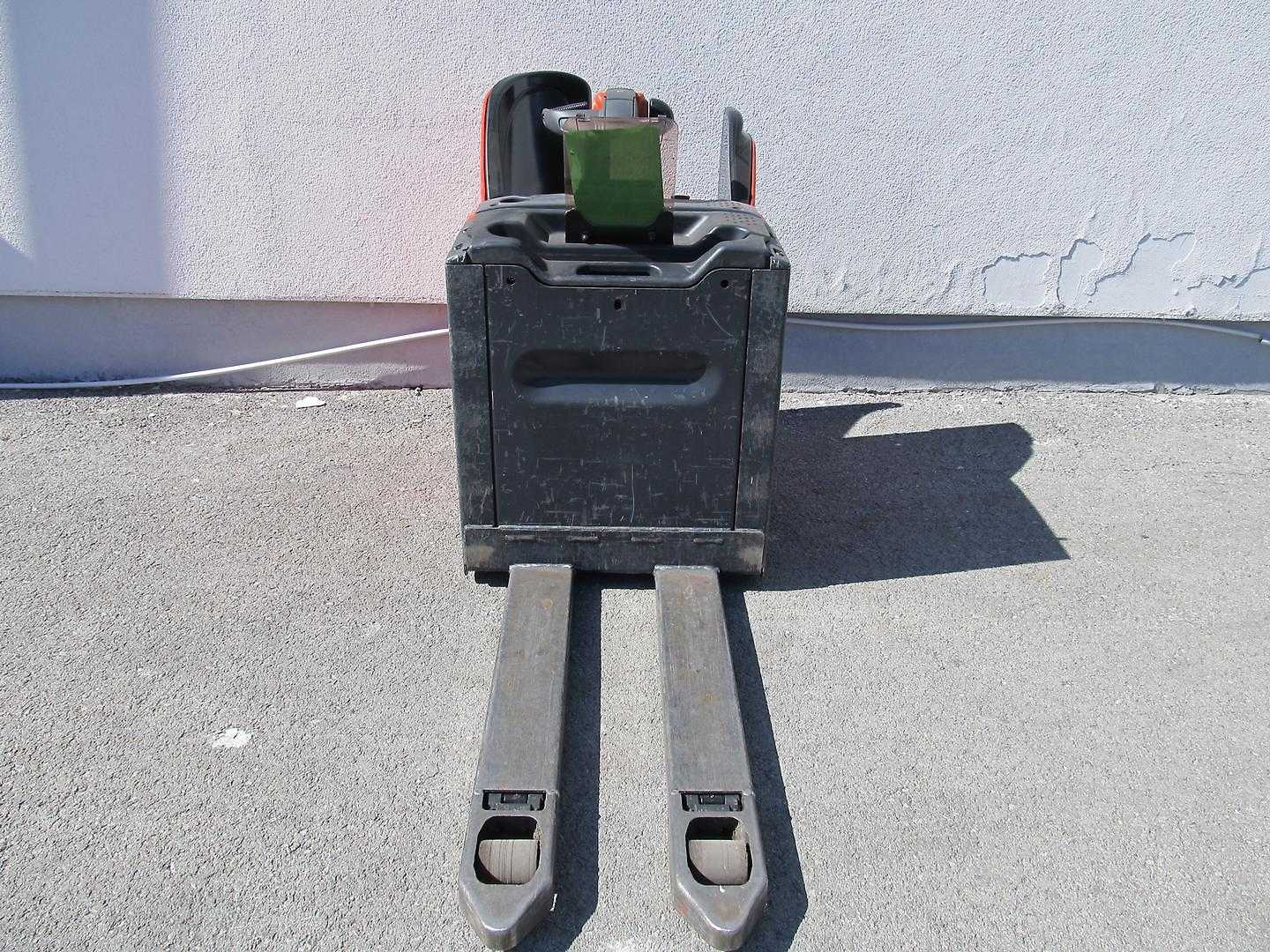 Used Forklift Linde T20SP/131 EE Žemo kėlimo krautuvas su vairuotojo stovu (ar keleivio platforma) (Image 3) Used Forklift Linde T20SP/131 EE Žemo kėlimo krautuvas su vairuotojo stovu (ar keleivio platforma) (Image 3)
