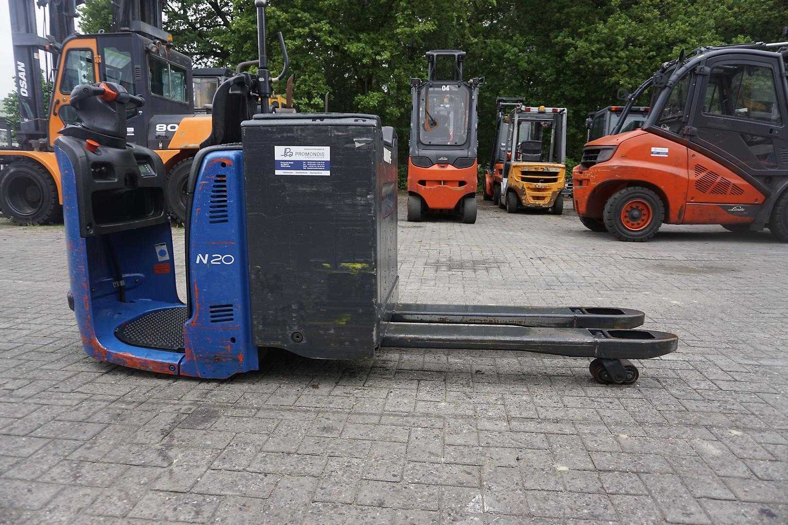 Used Forklift Linde N 20 - Niederhubwagen Žemo kėlimo krautuvas su vairuotojo stovu (ar keleivio platforma) (Image 2) Used Forklift Linde N 20 - Niederhubwagen Žemo kėlimo krautuvas su vairuotojo stovu (ar keleivio platforma) (Image 2)