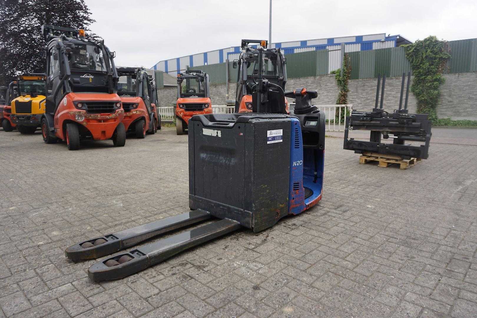 Used Forklift Linde N 20 - Niederhubwagen Žemo kėlimo krautuvas su vairuotojo stovu (ar keleivio platforma) (Image 5) Used Forklift Linde N 20 - Niederhubwagen Žemo kėlimo krautuvas su vairuotojo stovu (ar keleivio platforma) (Image 5)