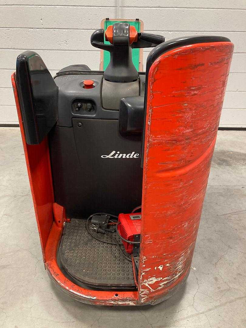 Used Forklift Linde T20SP/131 Žemo kėlimo krautuvas su vairuotojo stovu (ar keleivio platforma) (Image 3) Used Forklift Linde T20SP/131 Žemo kėlimo krautuvas su vairuotojo stovu (ar keleivio platforma) (Image 3)