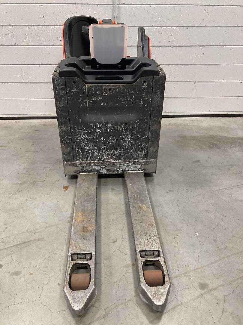 Used Forklift Linde T20SP/131 Žemo kėlimo krautuvas su vairuotojo stovu (ar keleivio platforma) (Image 4) Used Forklift Linde T20SP/131 Žemo kėlimo krautuvas su vairuotojo stovu (ar keleivio platforma) (Image 4)