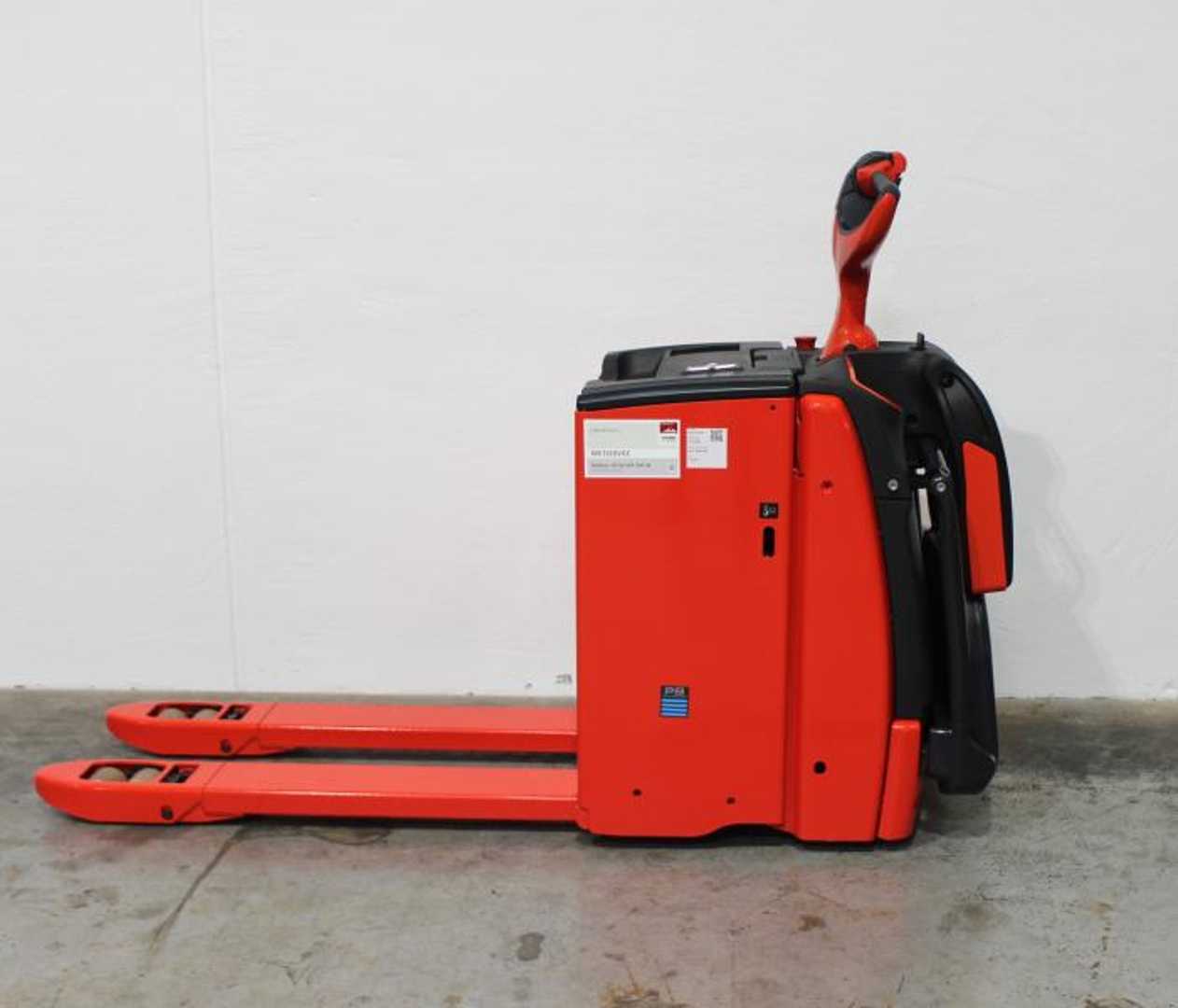 Used Forklift Linde T 20 AP 1153-02 Žemo kėlimo krautuvas su vairuotojo stovu (ar keleivio platforma) (Image 6) Used Forklift Linde T 20 AP 1153-02 Žemo kėlimo krautuvas su vairuotojo stovu (ar keleivio platforma) (Image 6)