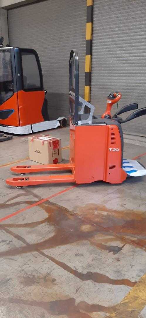 Used Forklift Linde T20AP Žemo kėlimo krautuvas su vairuotojo stovu (ar keleivio platforma) (Image 3) Used Forklift Linde T20AP Žemo kėlimo krautuvas su vairuotojo stovu (ar keleivio platforma) (Image 3)