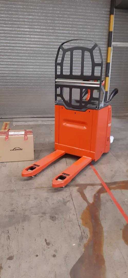 Used Forklift Linde T20AP Žemo kėlimo krautuvas su vairuotojo stovu (ar keleivio platforma) (Image 4) Used Forklift Linde T20AP Žemo kėlimo krautuvas su vairuotojo stovu (ar keleivio platforma) (Image 4)