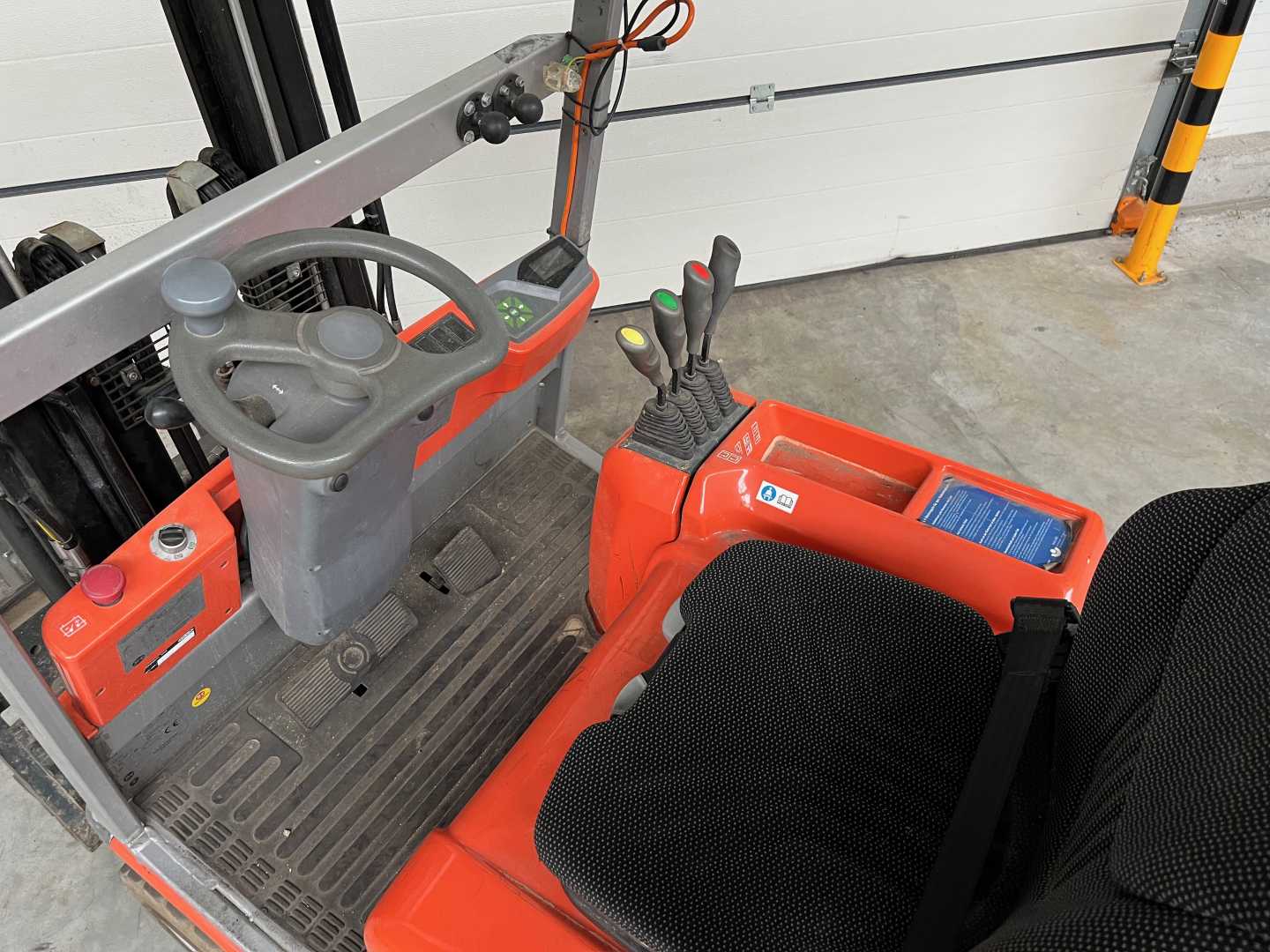 Used Forklift BT C3E160 3 riteņu dakšu iekrāvējs (Image 3) Used Forklift BT C3E160 3 riteņu dakšu iekrāvējs (Image 3)