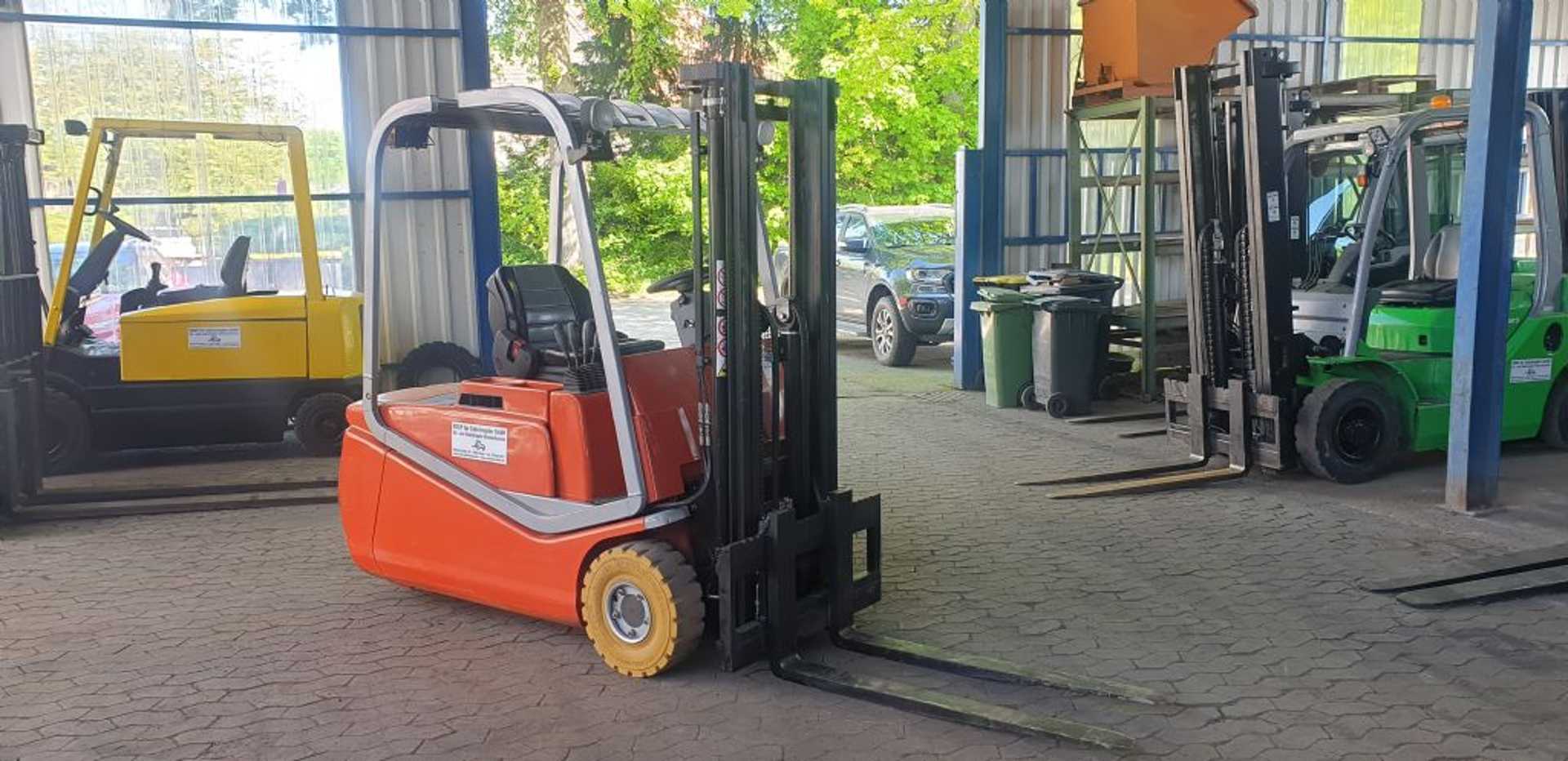 Used Forklift BT C3E160 3 riteņu dakšu iekrāvējs (Image 3) Used Forklift BT C3E160 3 riteņu dakšu iekrāvējs (Image 3)