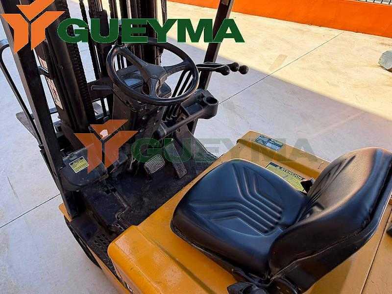 Used Forklift Caterpillar EP18KT (6.500 mm.) 3 riteņu dakšu iekrāvējs (Image 4) Used Forklift Caterpillar EP18KT (6.500 mm.) 3 riteņu dakšu iekrāvējs (Image 4)