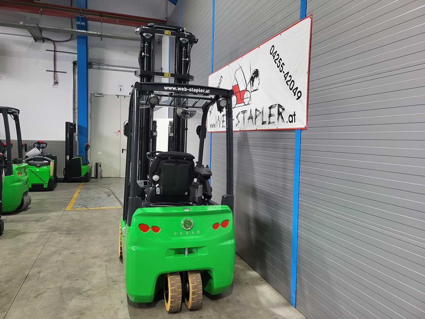 Used Forklift Cesab B316II 3 riteņu dakšu iekrāvējs (Image 4) Used Forklift Cesab B316II 3 riteņu dakšu iekrāvējs (Image 4)