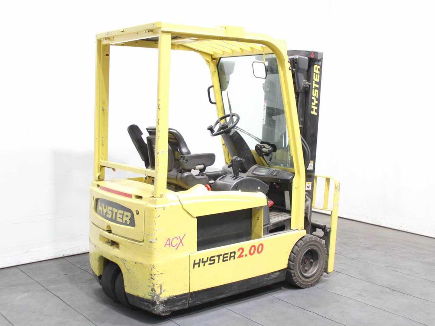 Used Forklift Hyster J 2.00 XMT 3 riteņu dakšu iekrāvējs (Image 2)